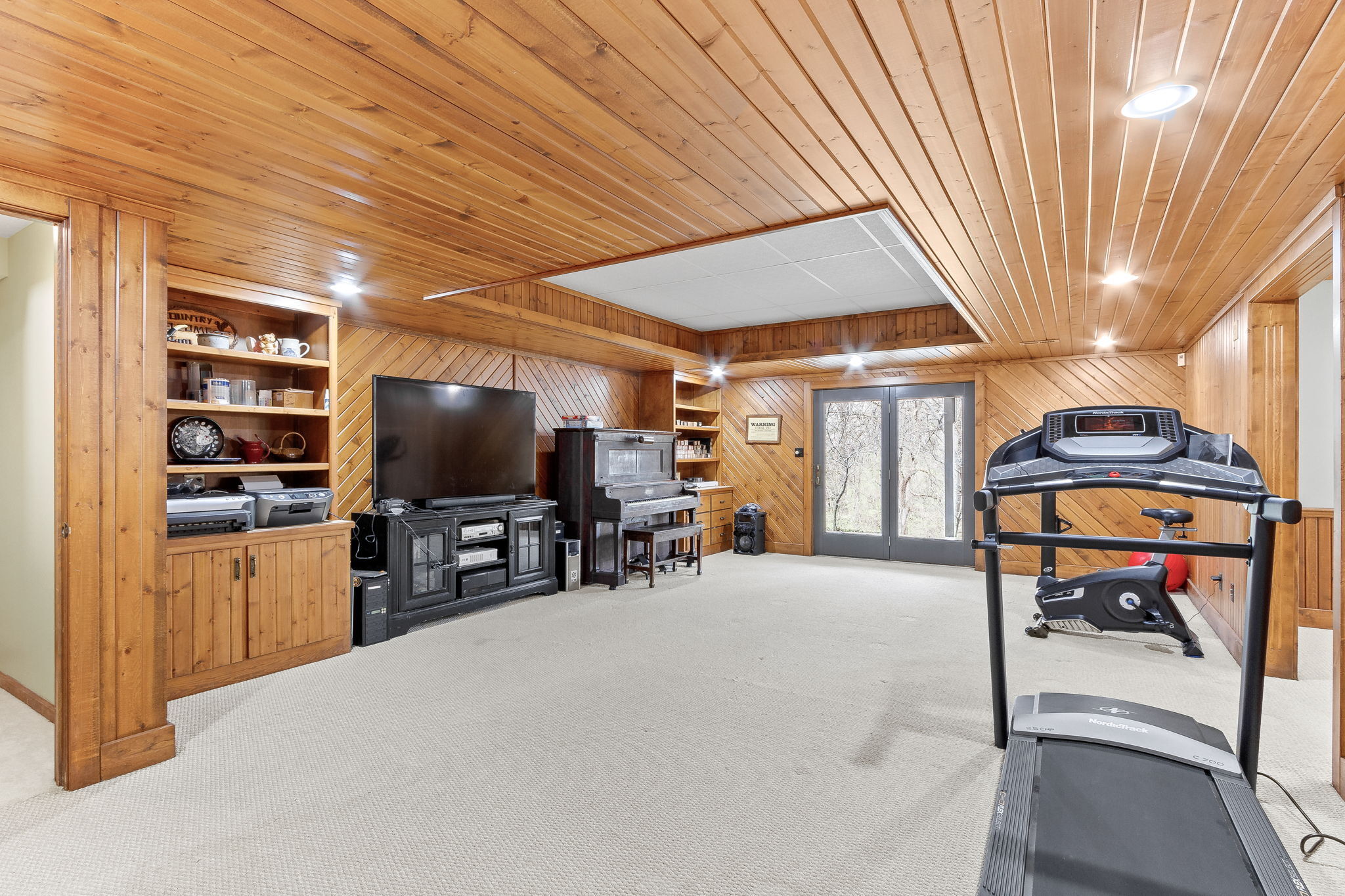 6716 Thoroughbred Drive