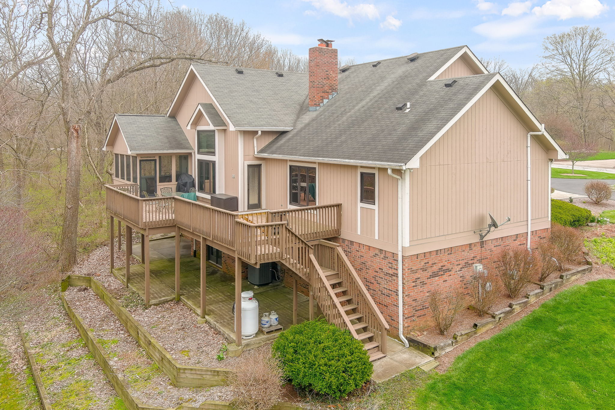 6716 Thoroughbred Drive