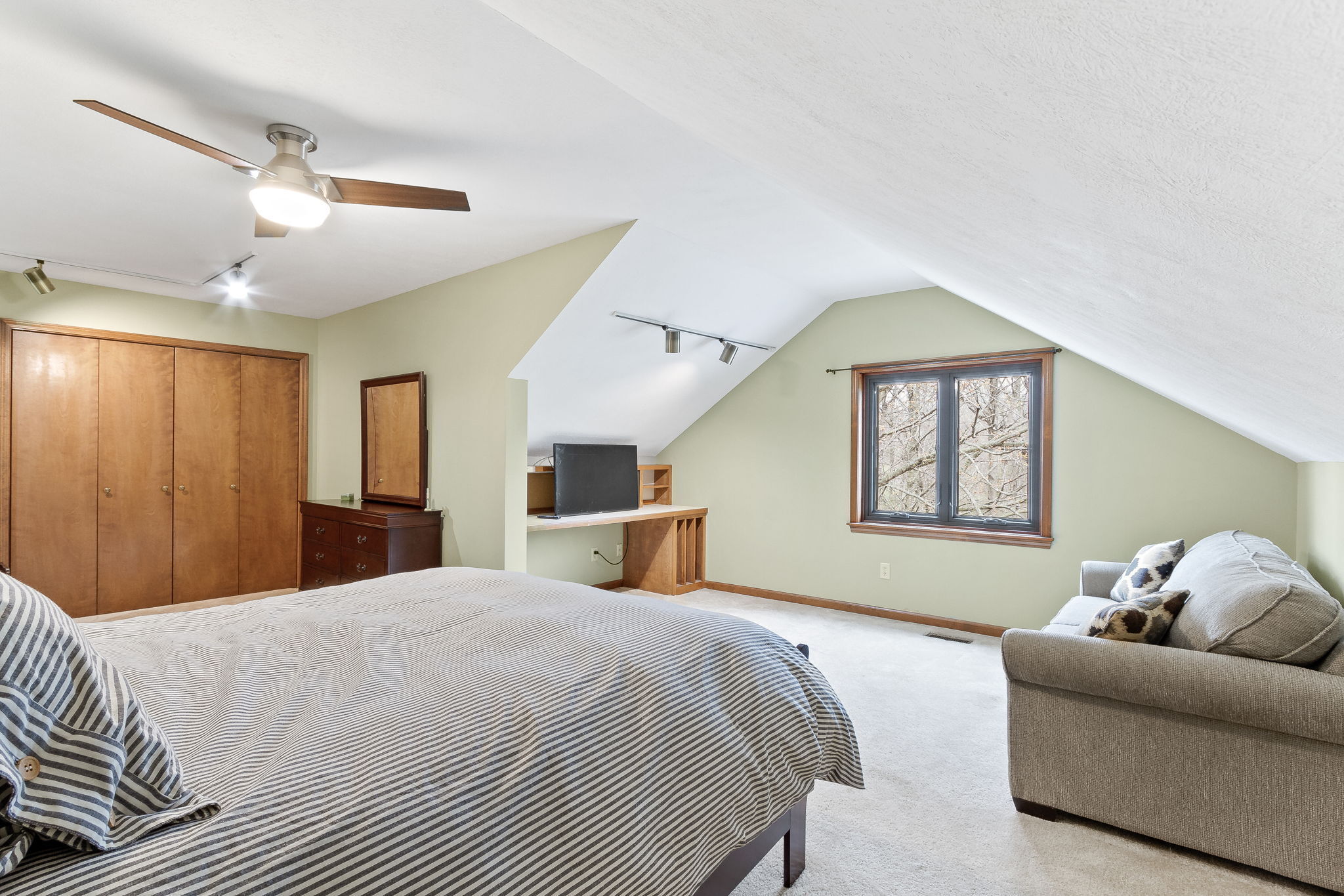 6716 Thoroughbred Drive