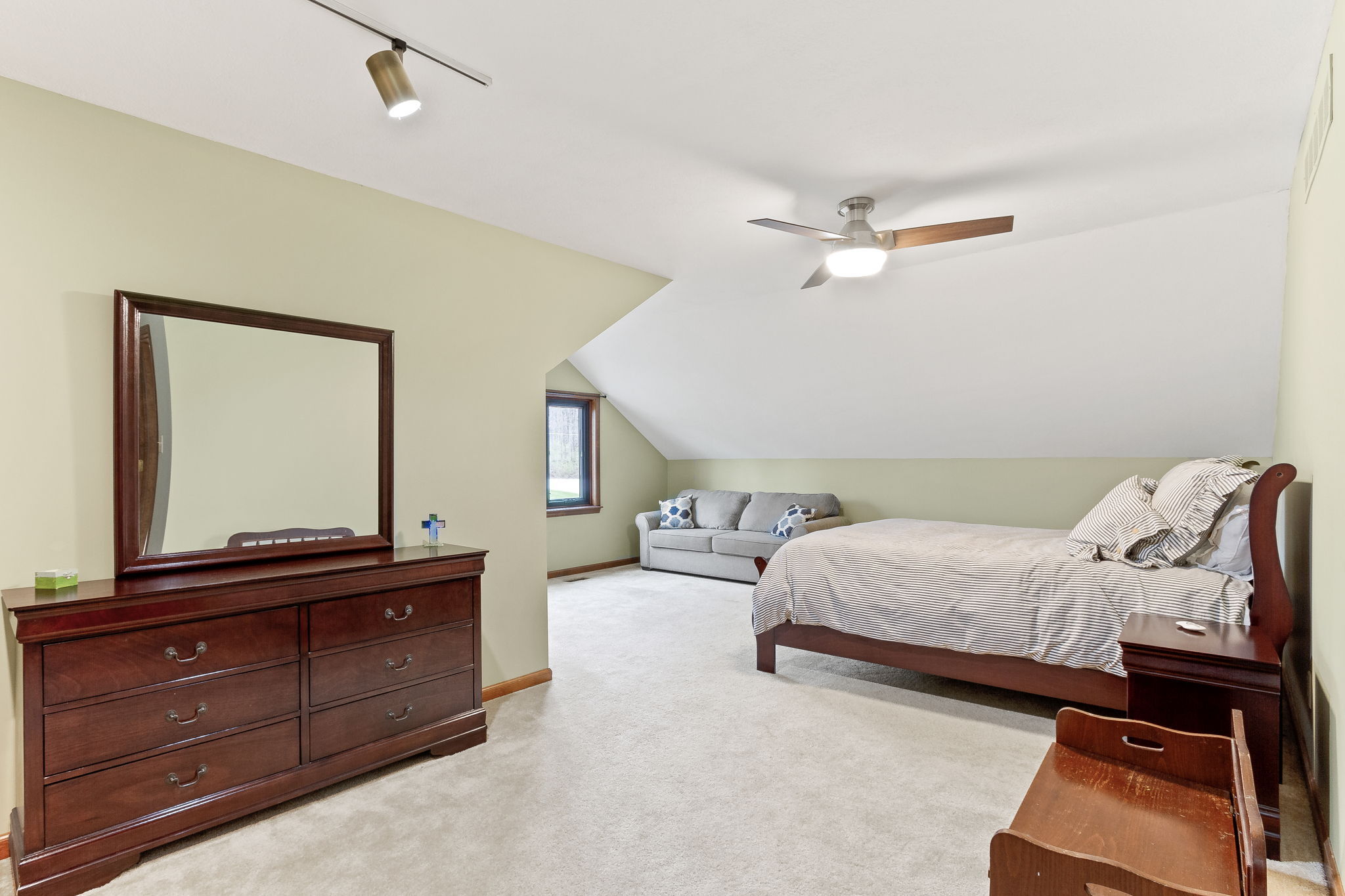 6716 Thoroughbred Drive