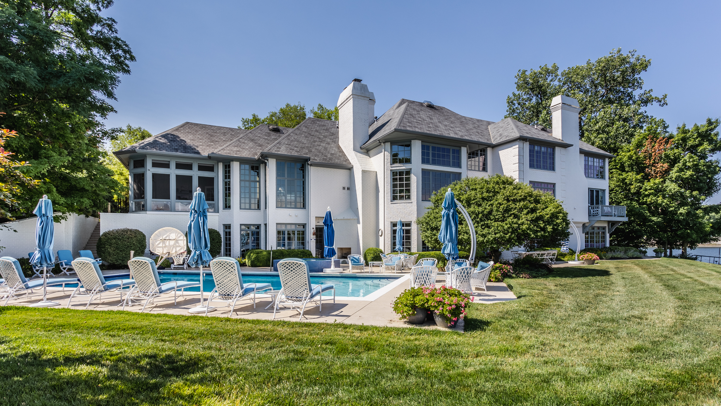 8224 Hunters Place