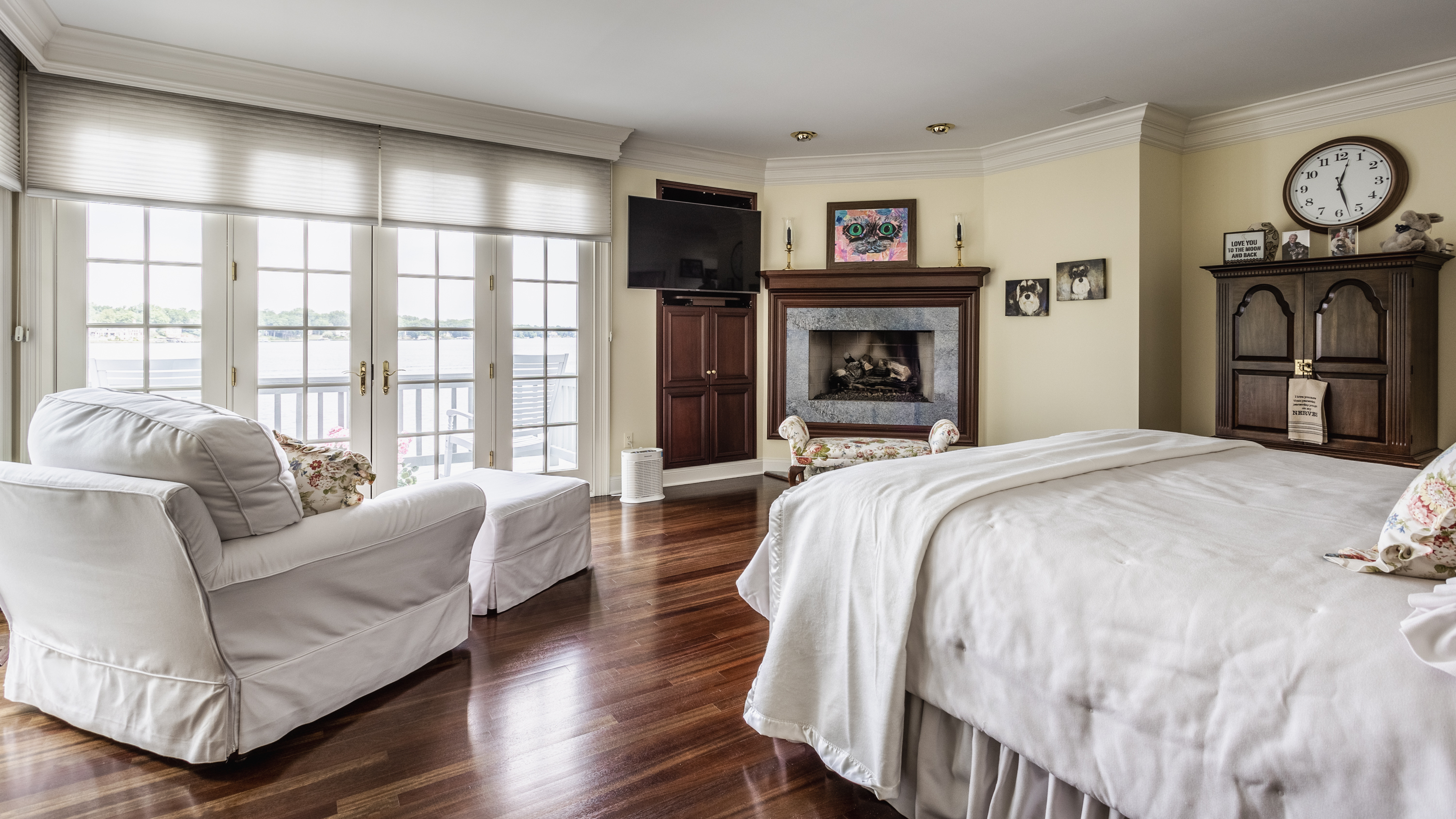 8224 Hunters Place