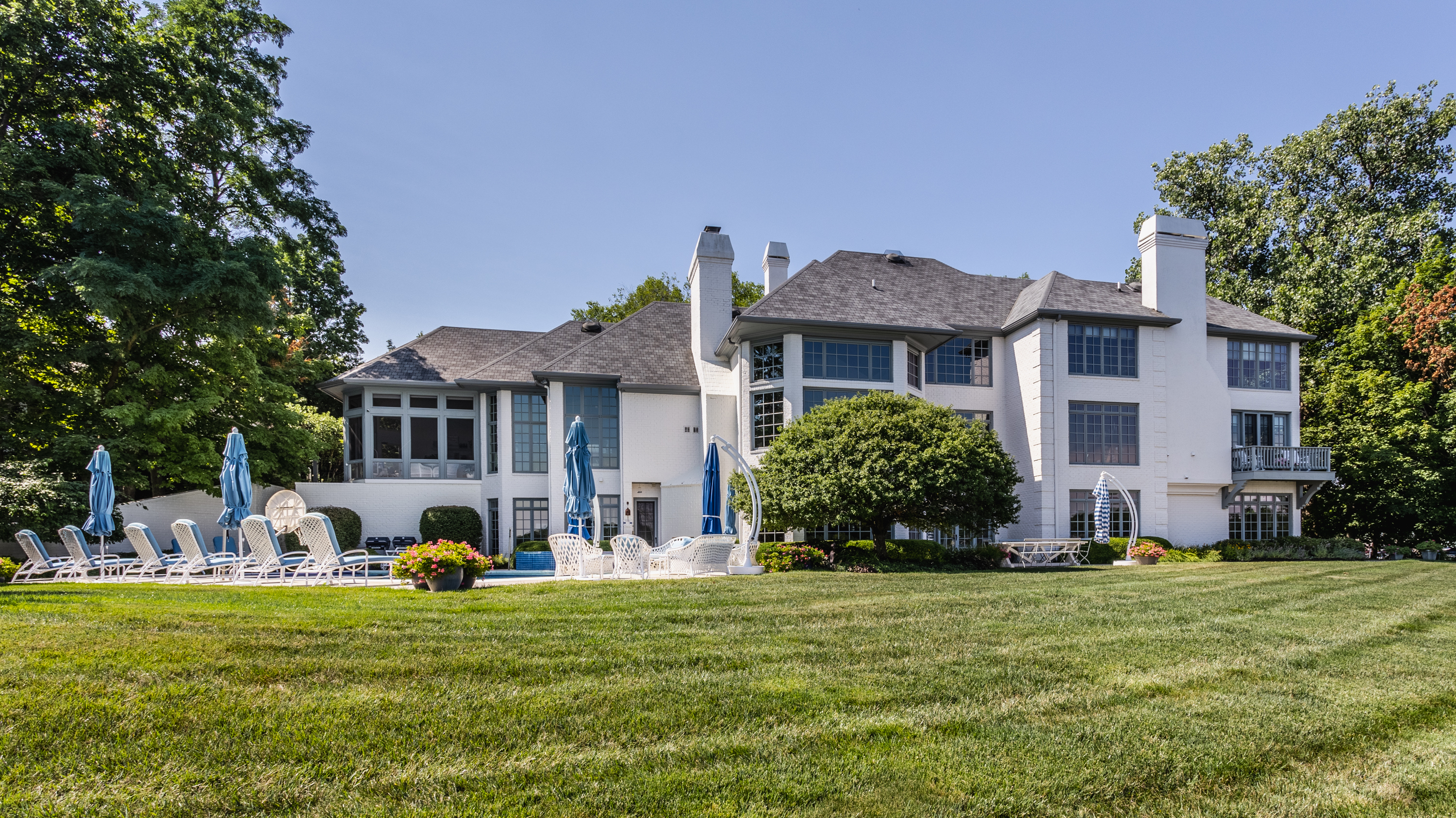 8224 Hunters Place