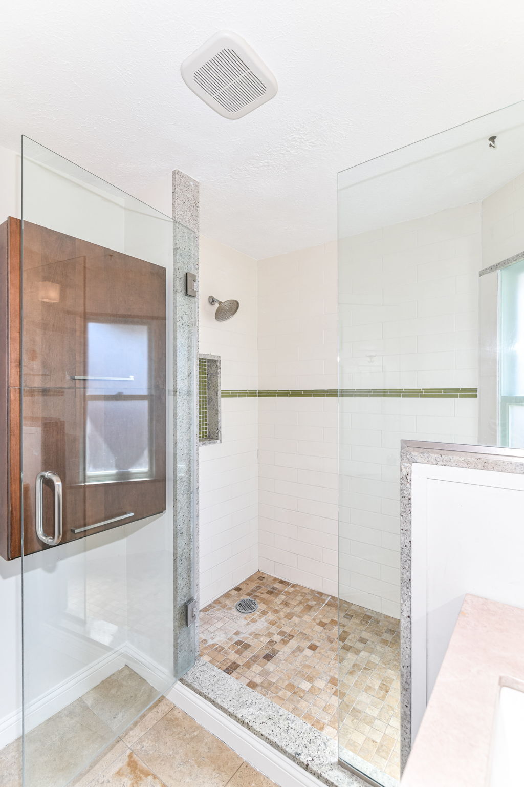 478 E 10th Street