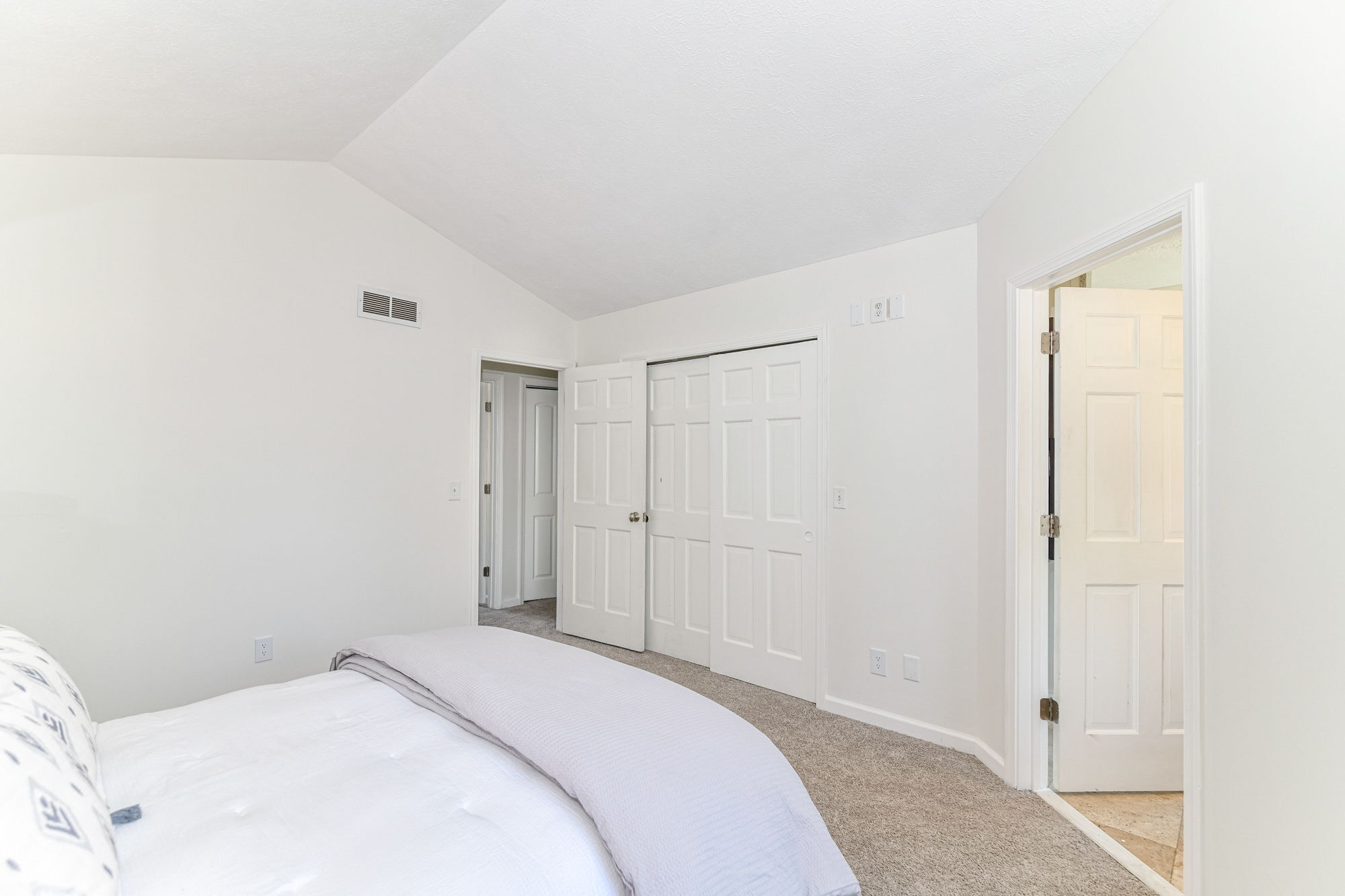 478 E 10th Street