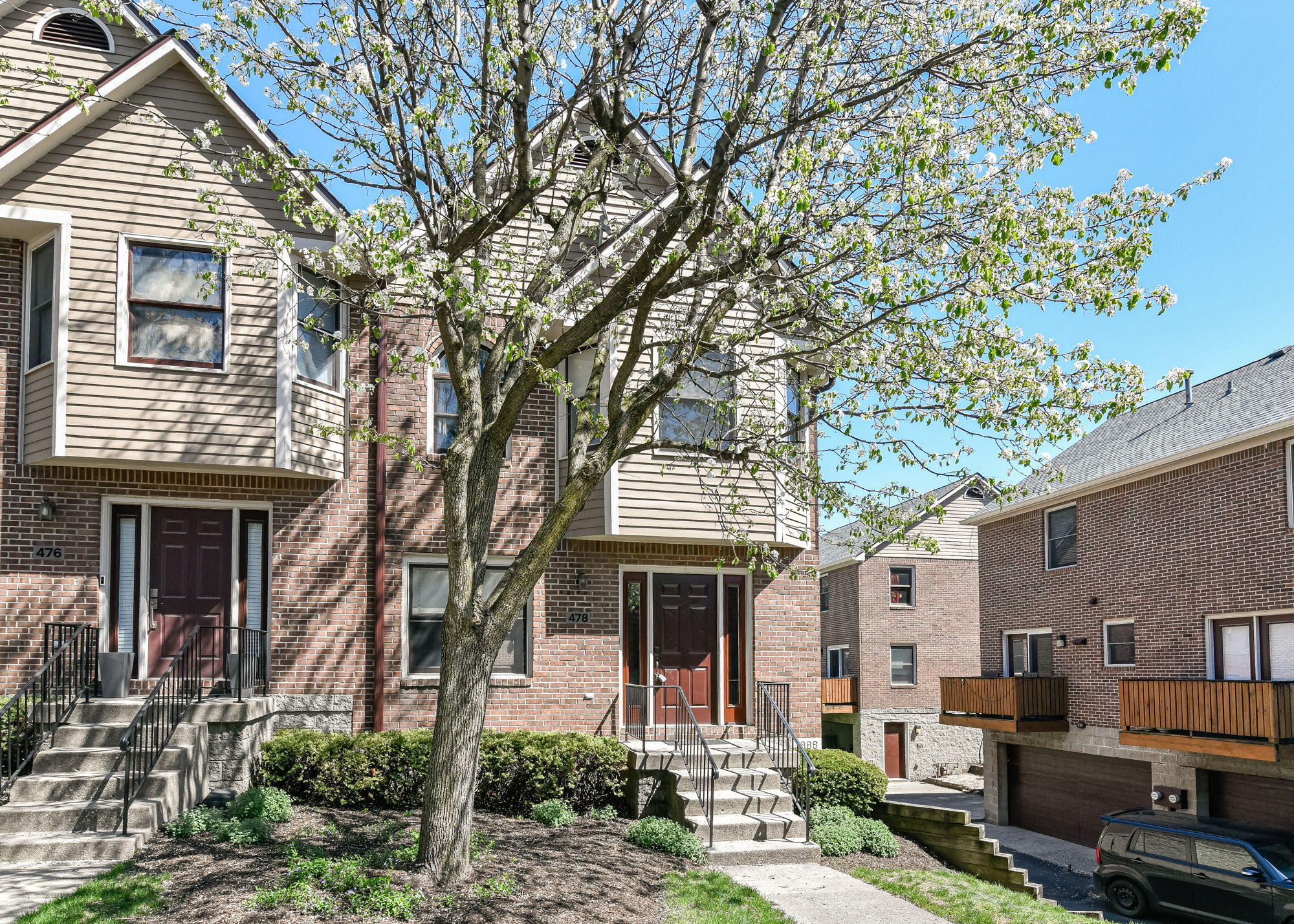 478 E 10th Street