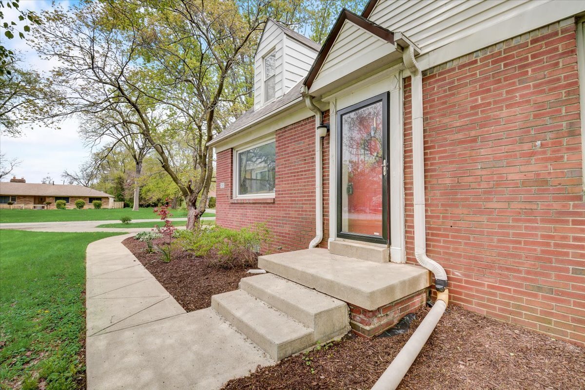 5355 N Michigan Road
