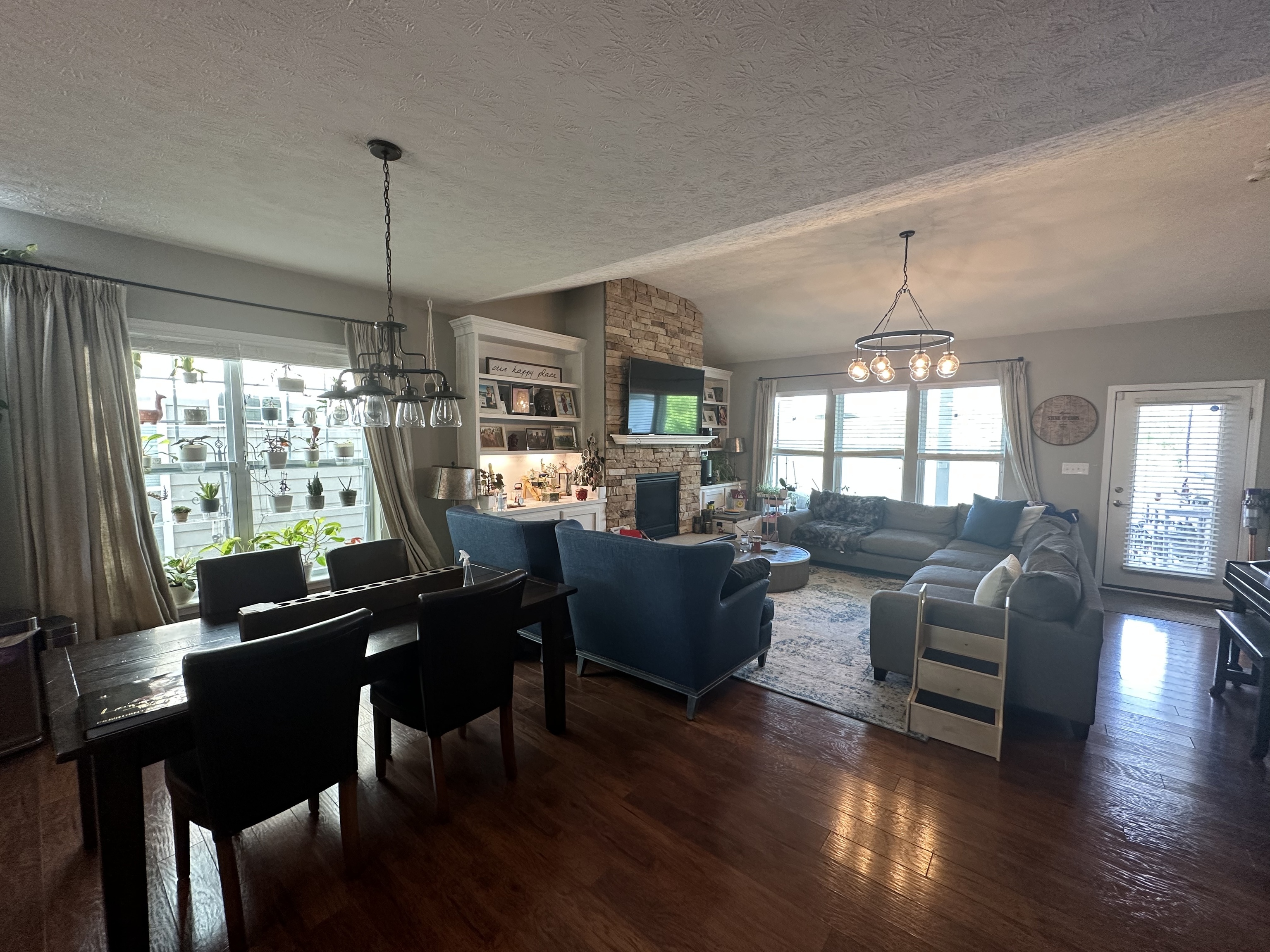 9047 Crystal River Drive