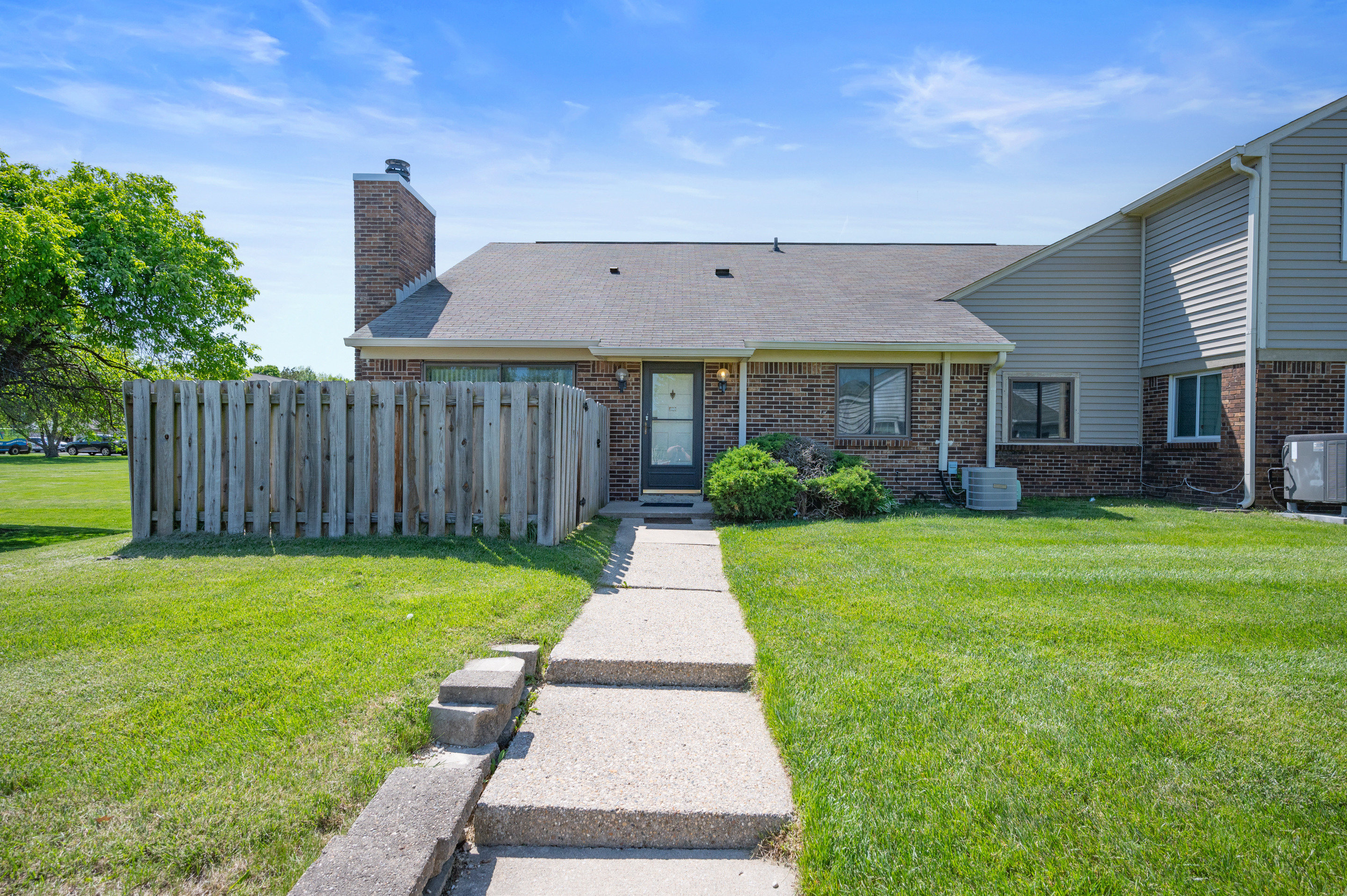 4923 Oakbrook Court