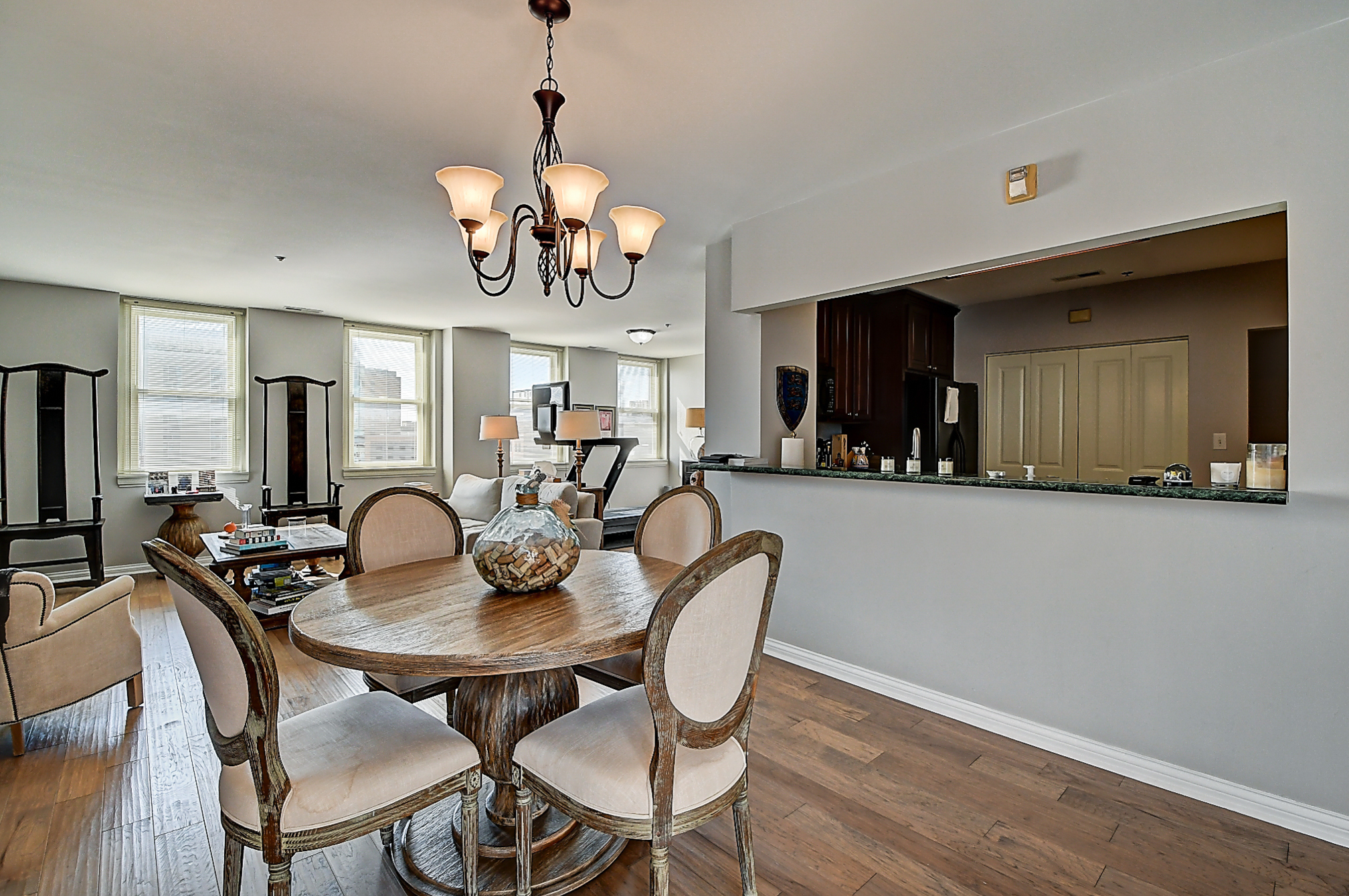 110 E Washington Street Unit: 7B (701)