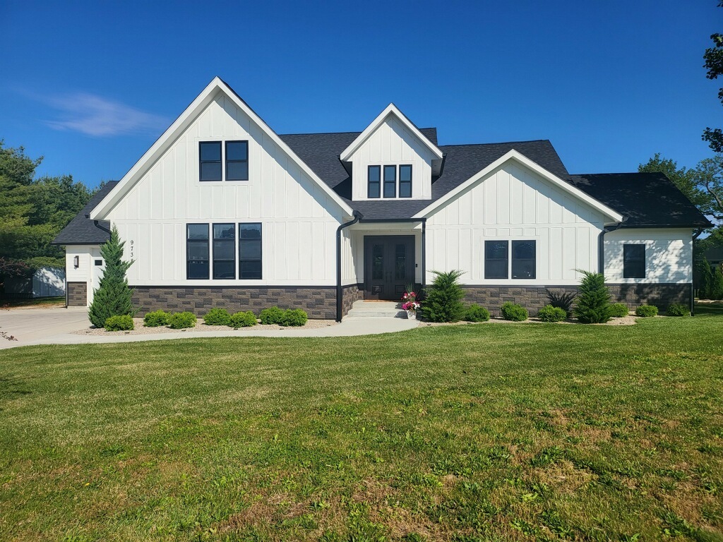 9738 N Fortville Pike