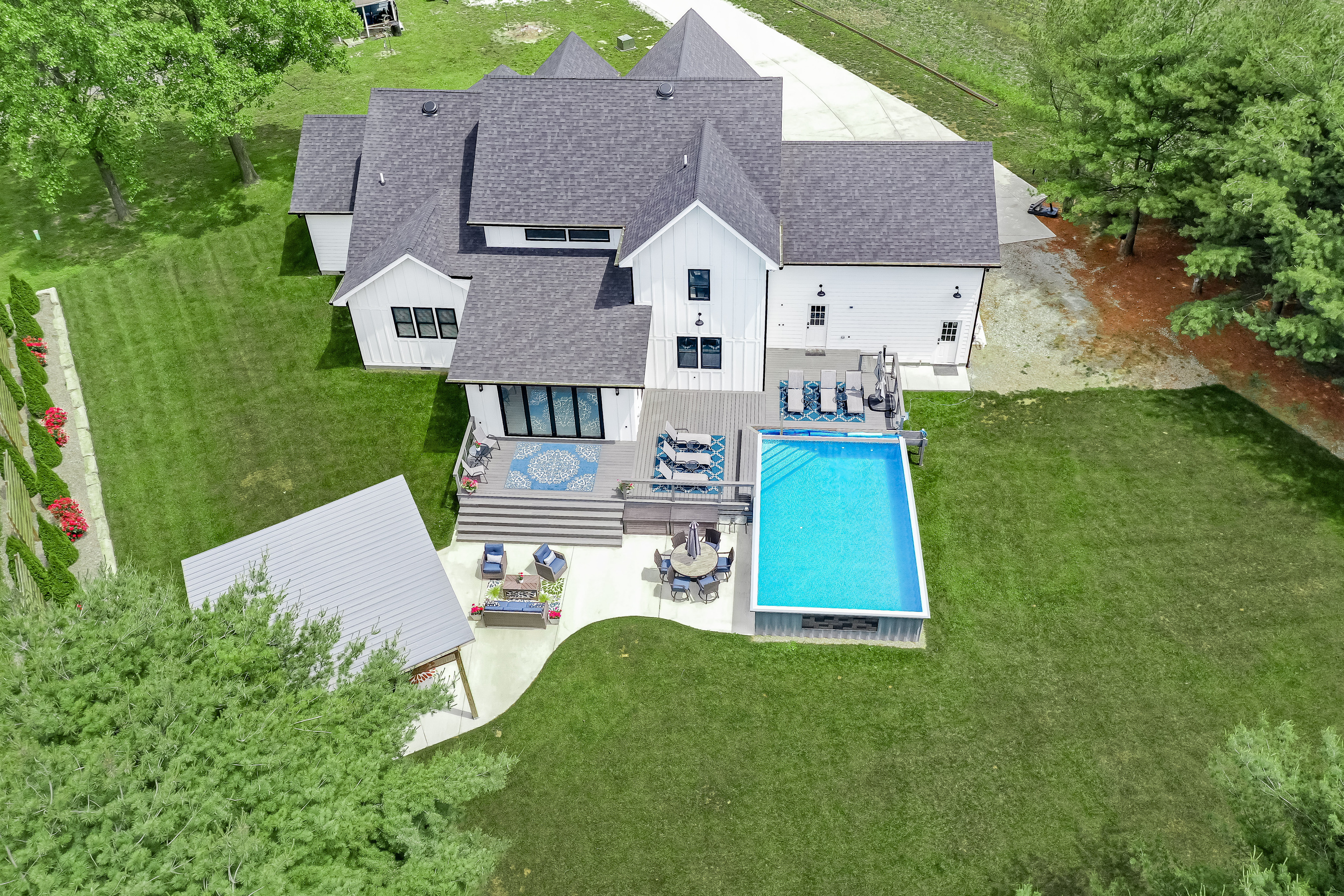 9738 N Fortville Pike