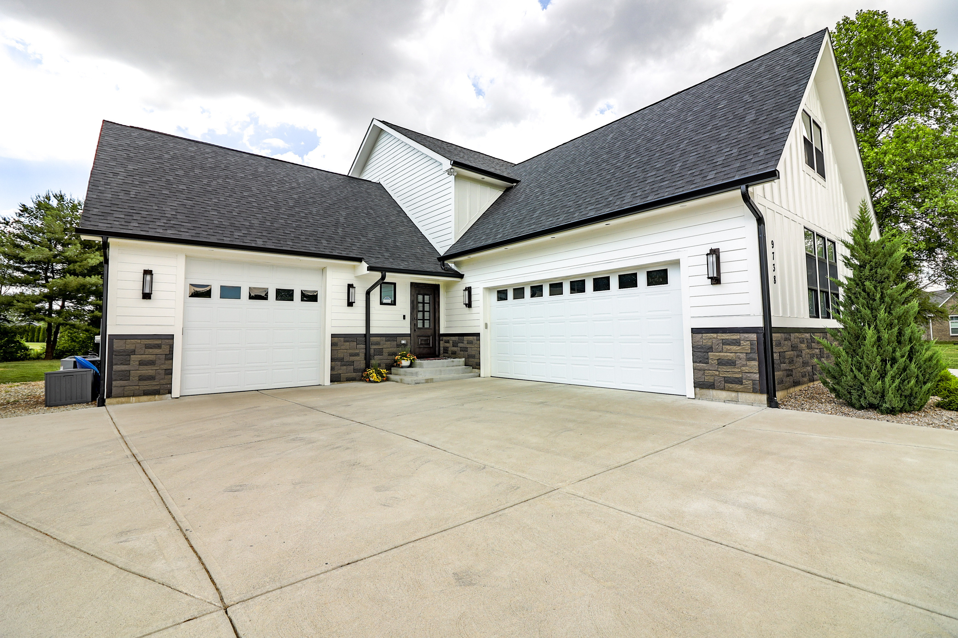 9738 N Fortville Pike