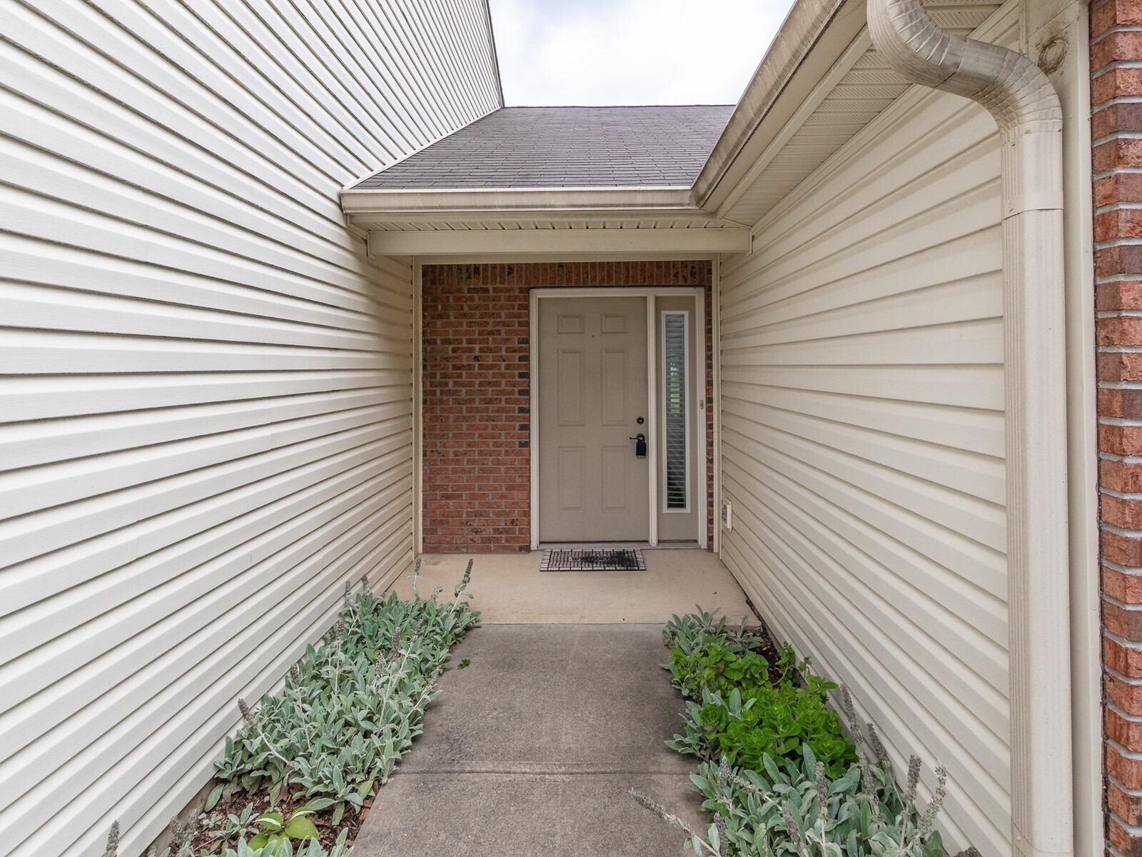 1382 Hamilton Drive