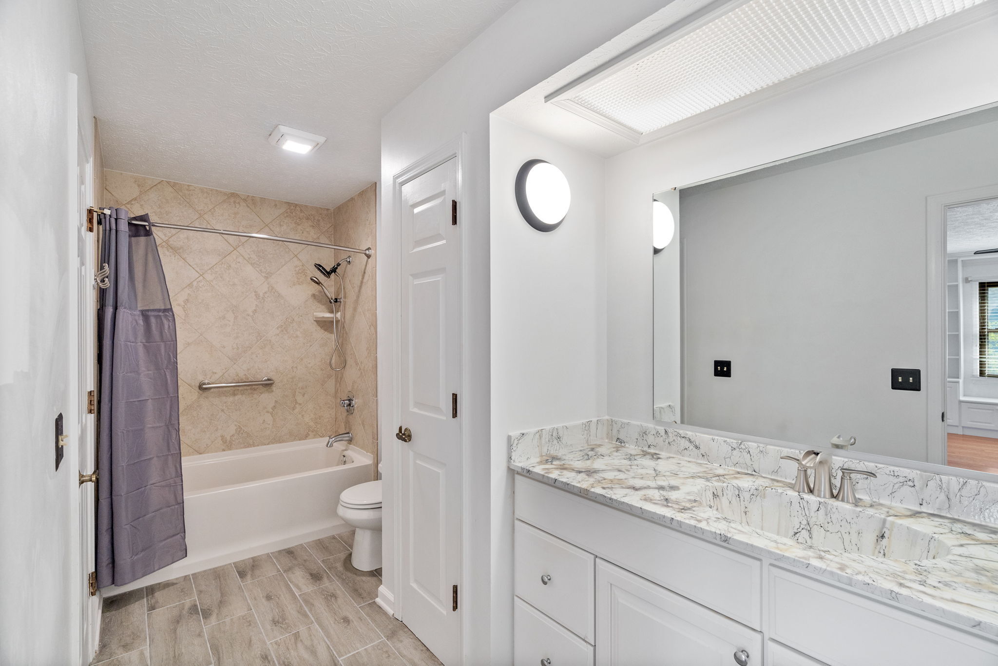 7543 Castleton Farms West Drive