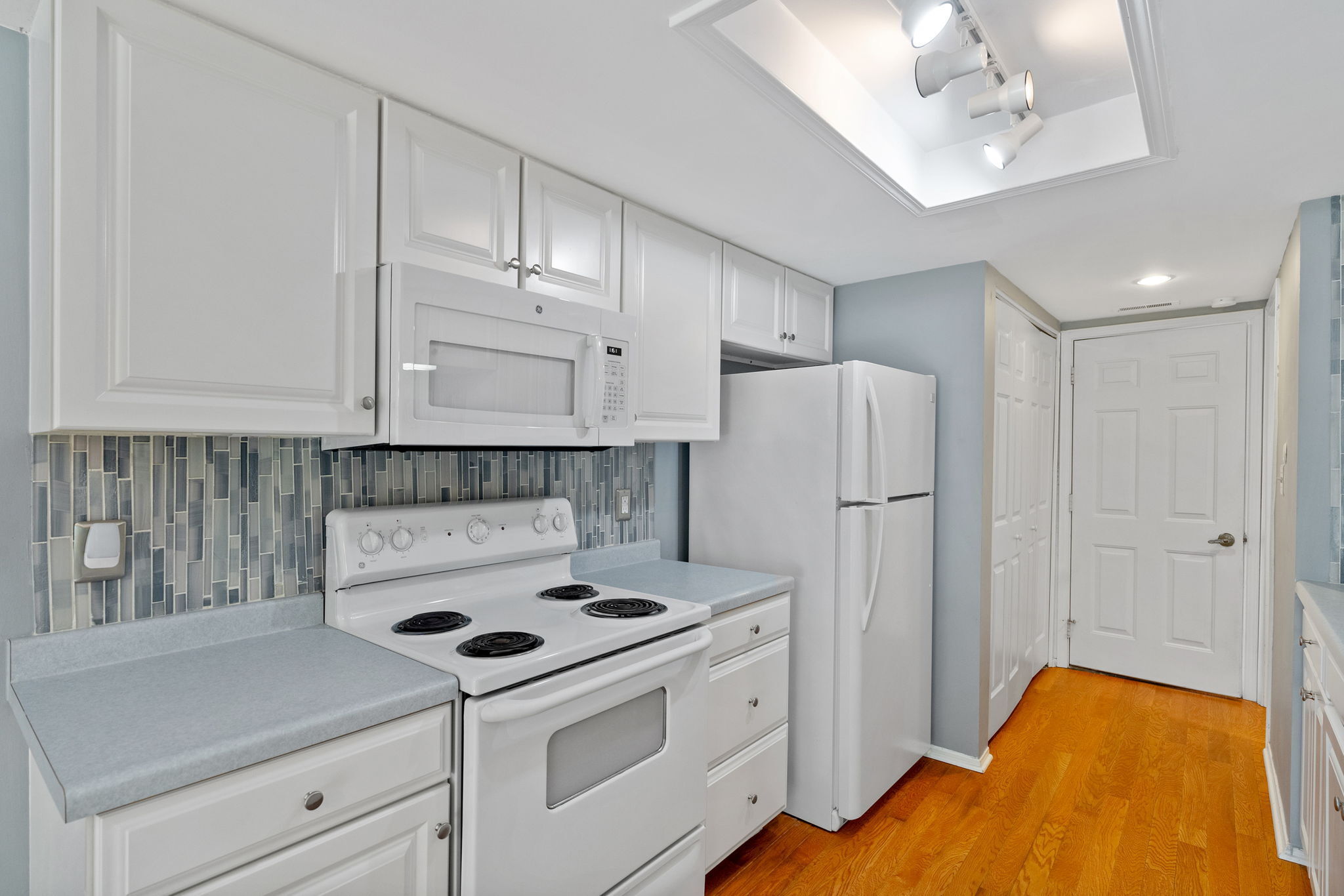7543 Castleton Farms West Drive