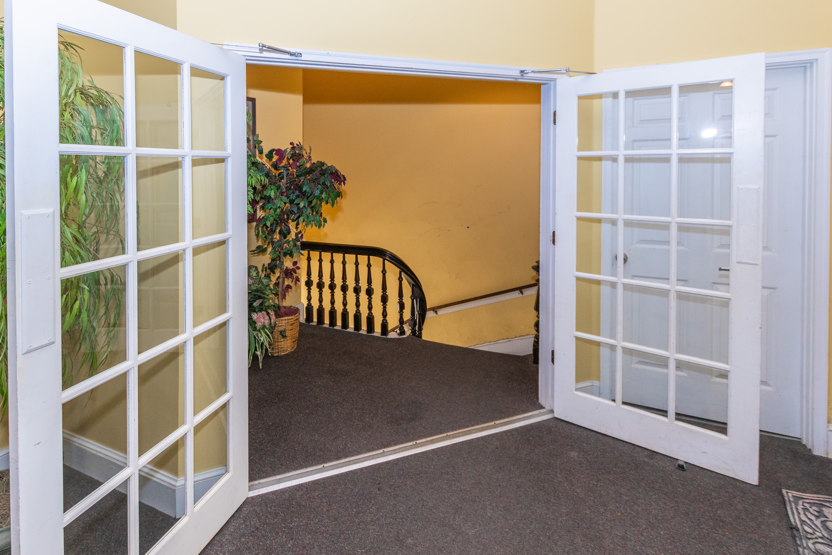 136 N 6th St Apt 8