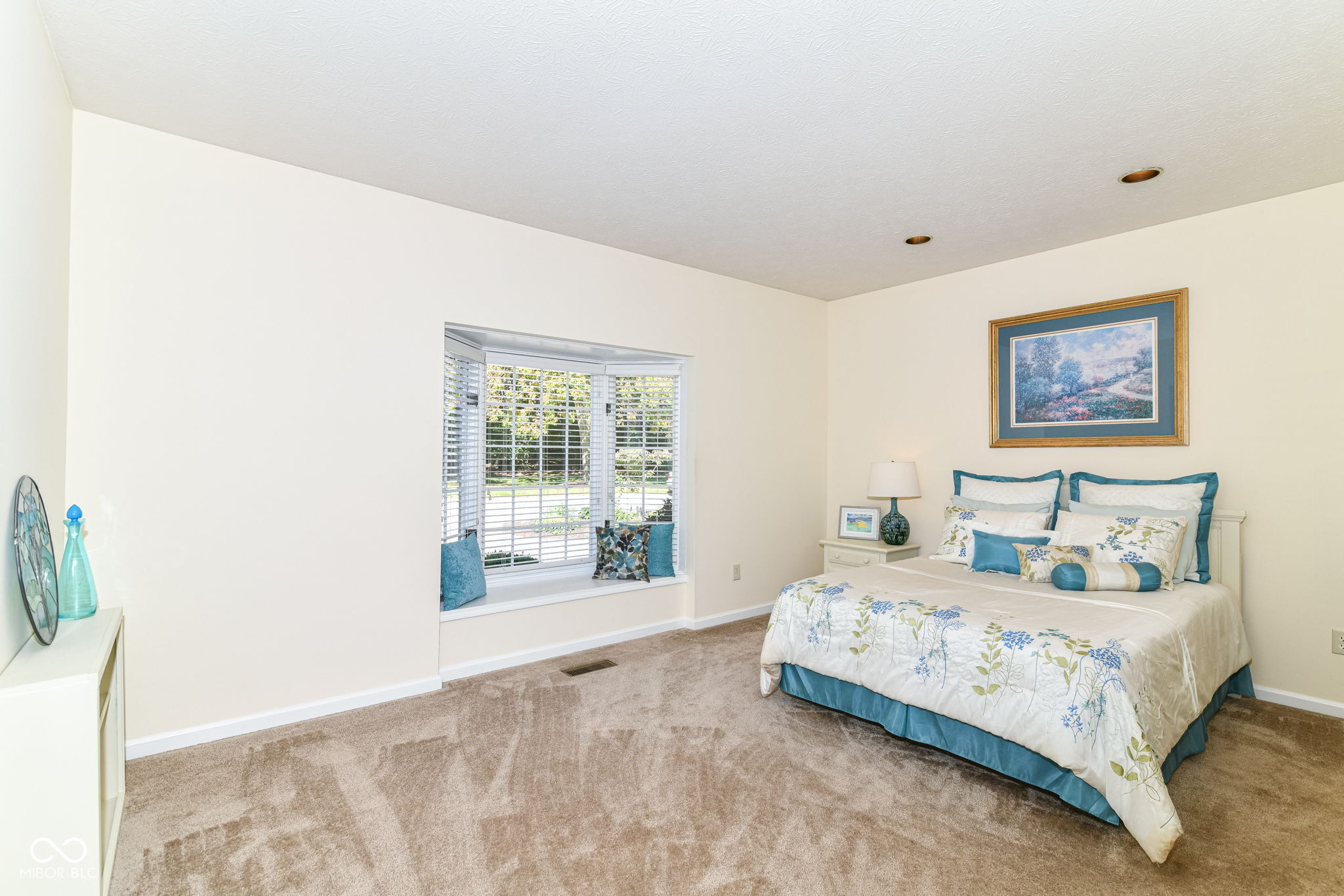 7181 Knollvalley Lane