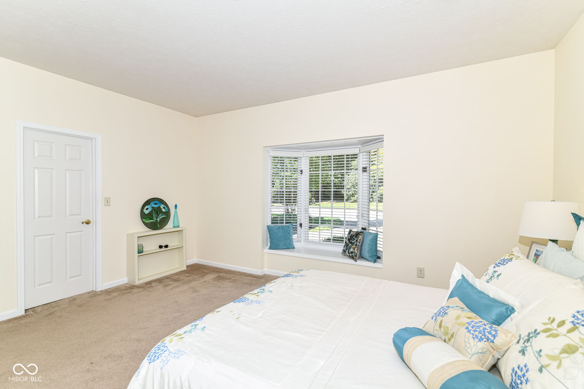 7181 Knollvalley Lane