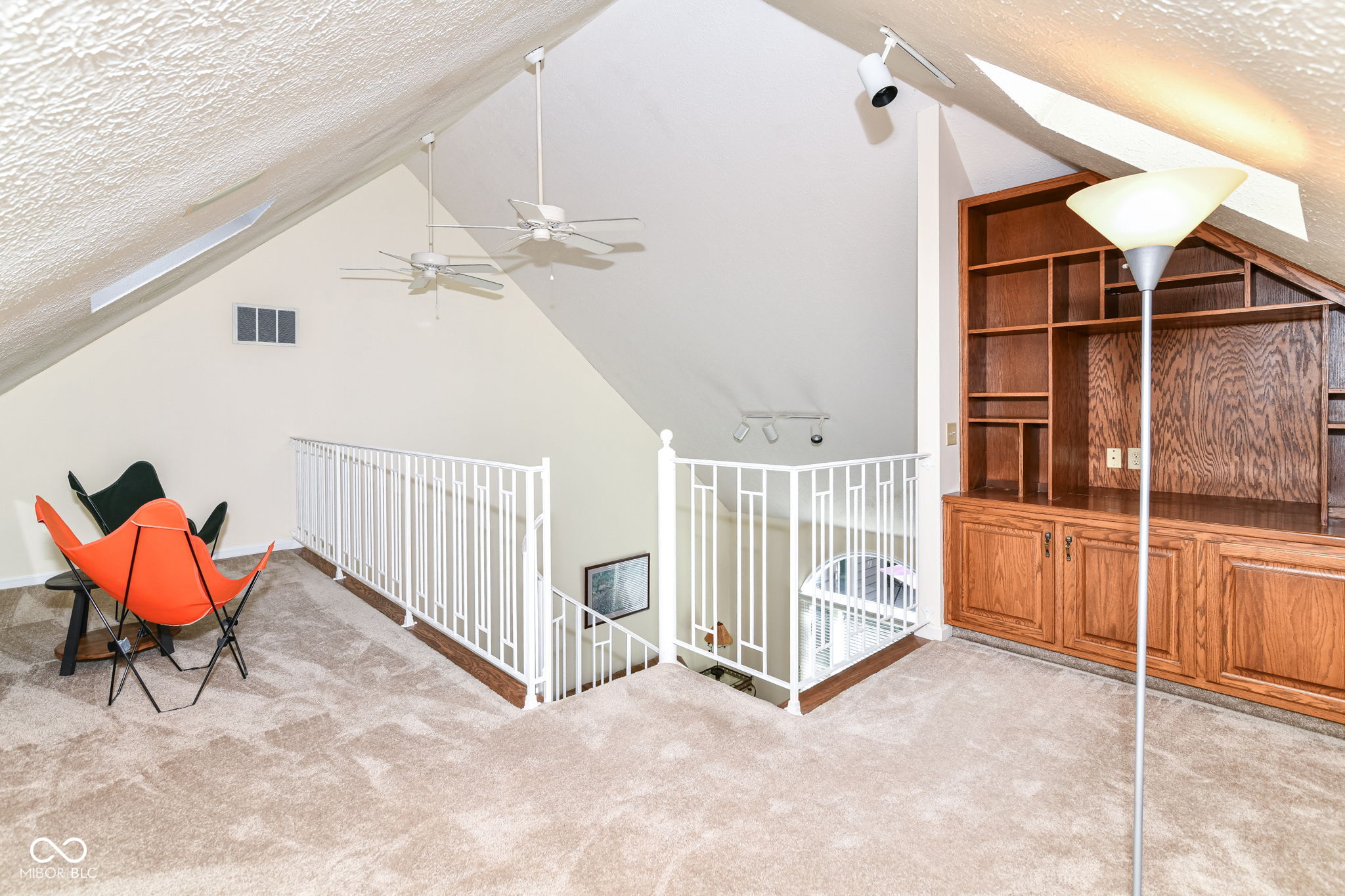 7181 Knollvalley Lane