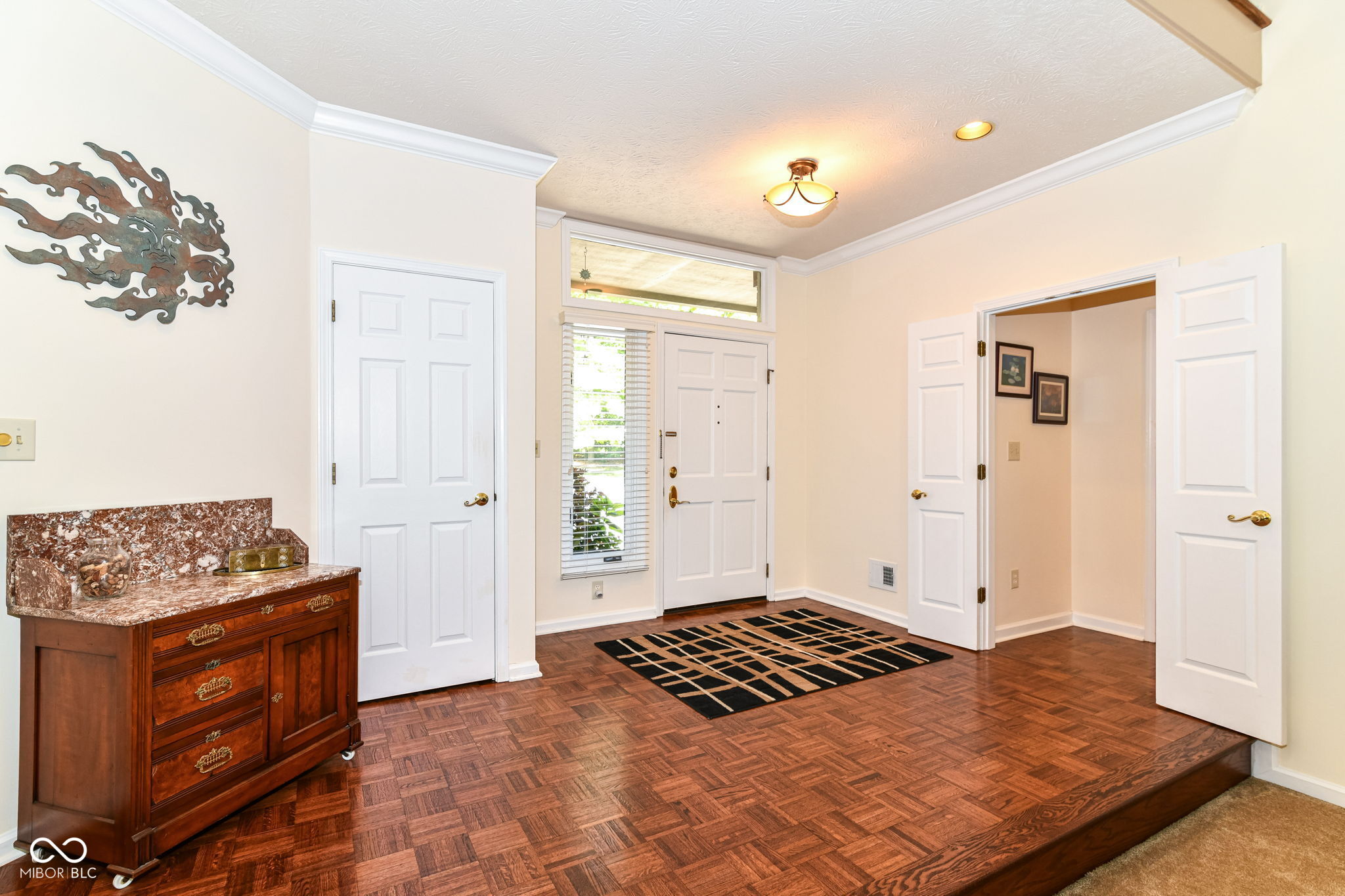 7181 Knollvalley Lane
