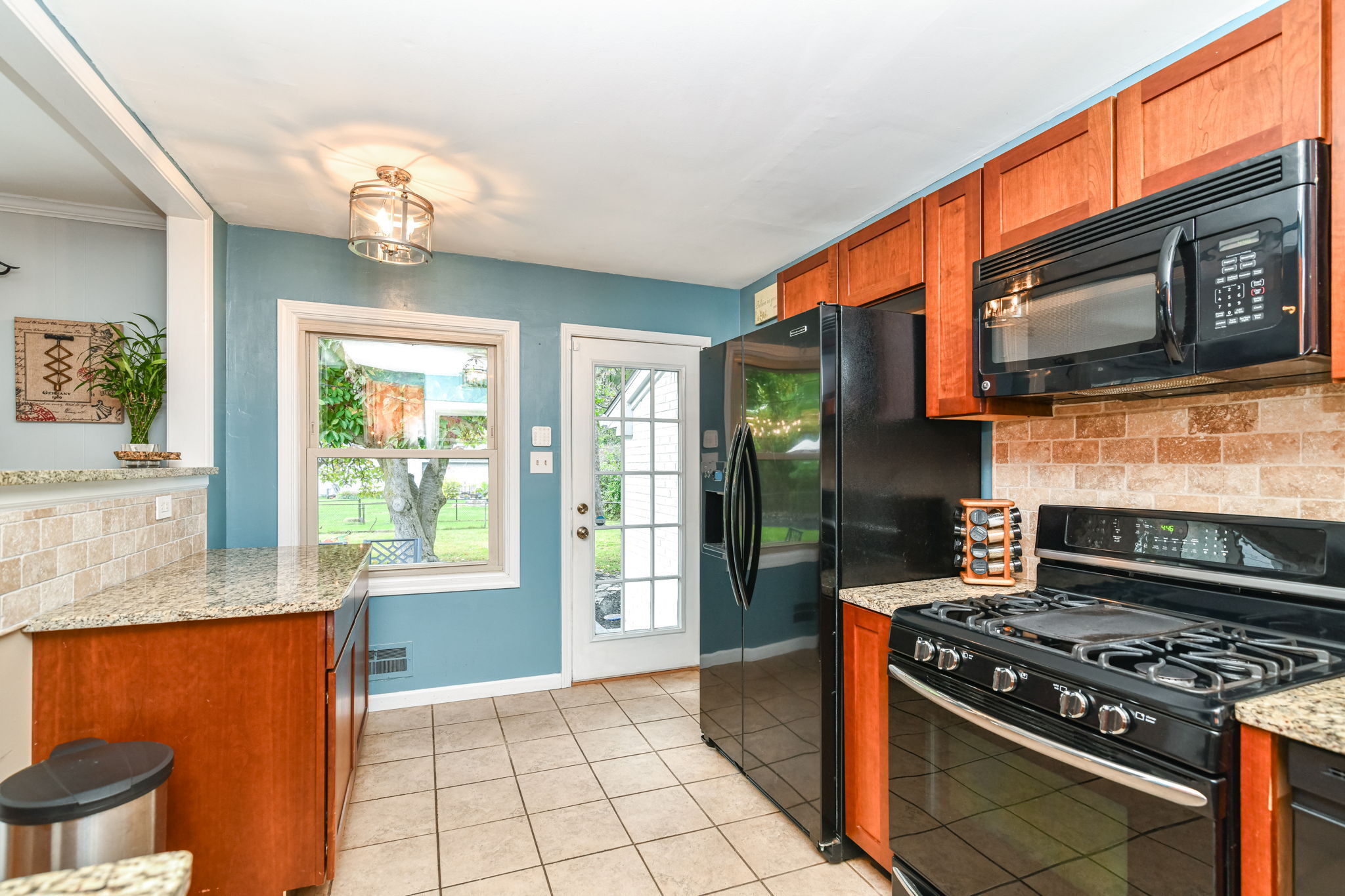 5822 N Dearborn Street