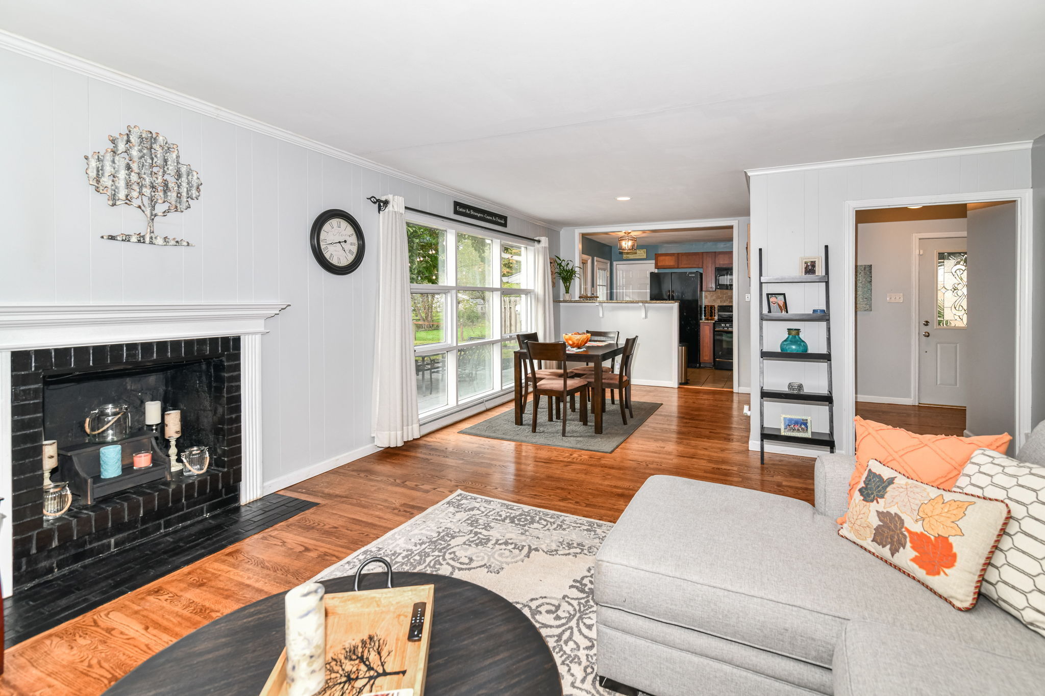 5822 N Dearborn Street