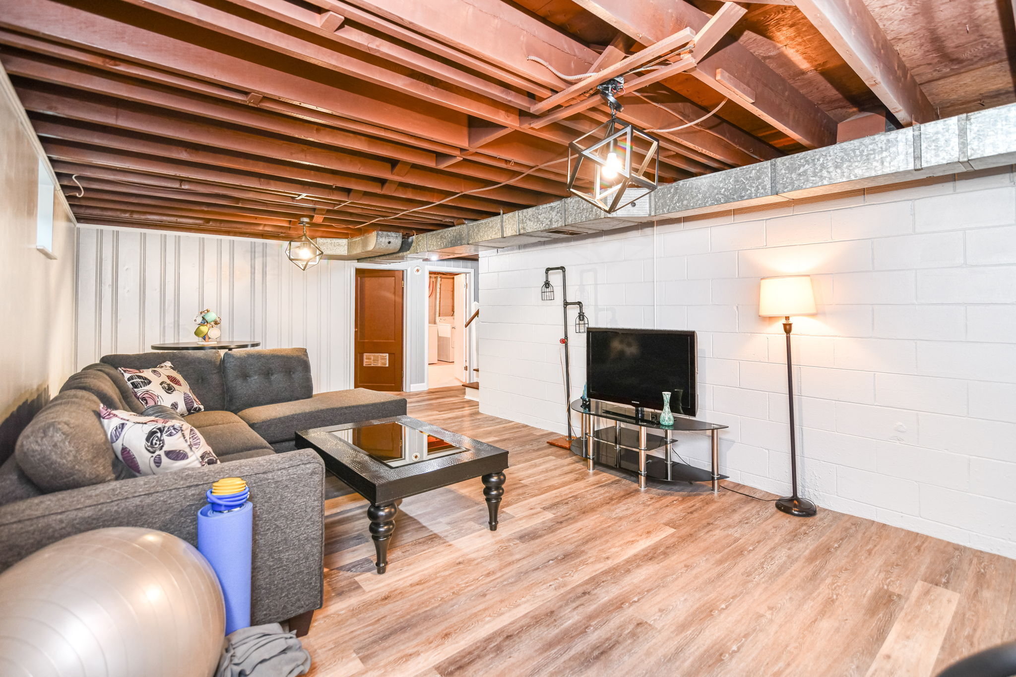 5822 N Dearborn Street