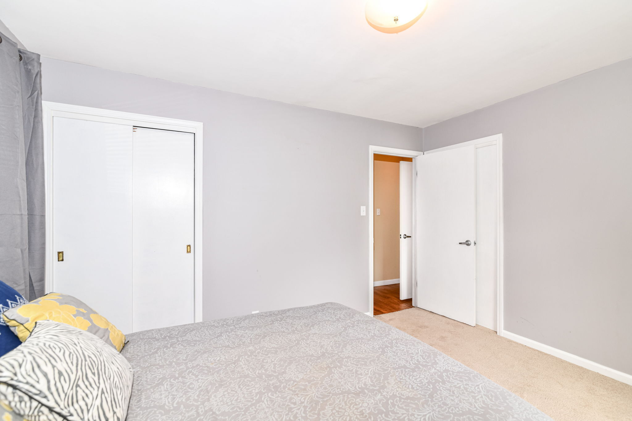 5822 N Dearborn Street