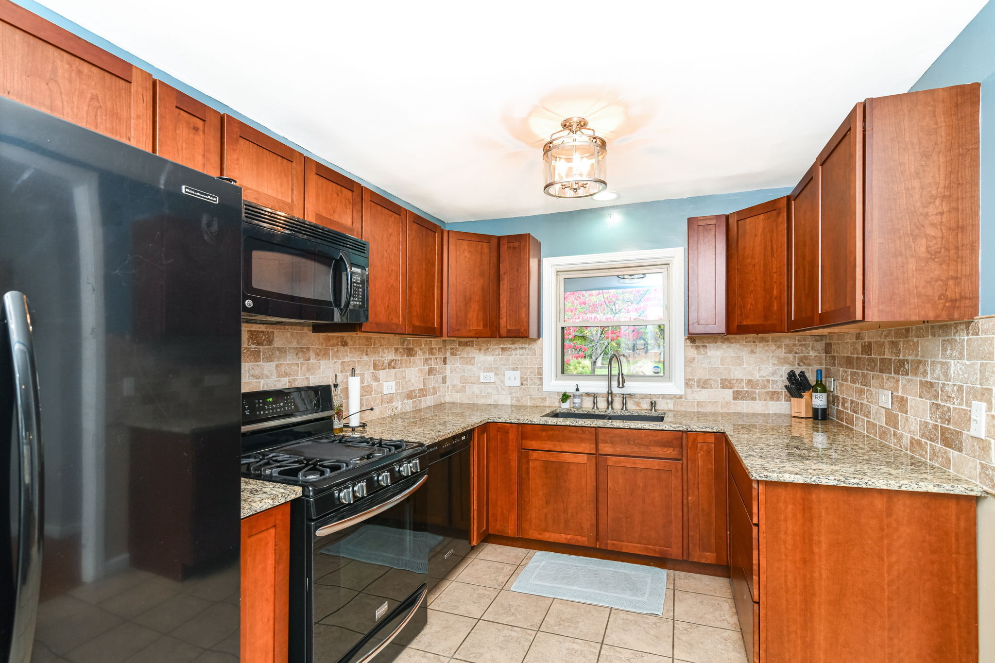 5822 N Dearborn Street