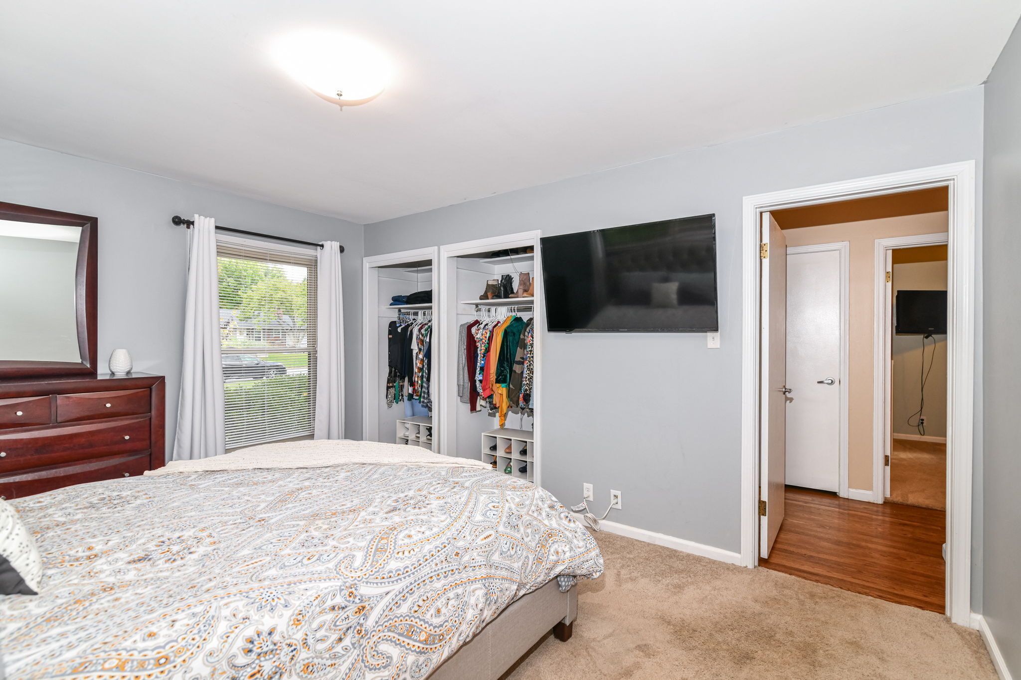 5822 N Dearborn Street