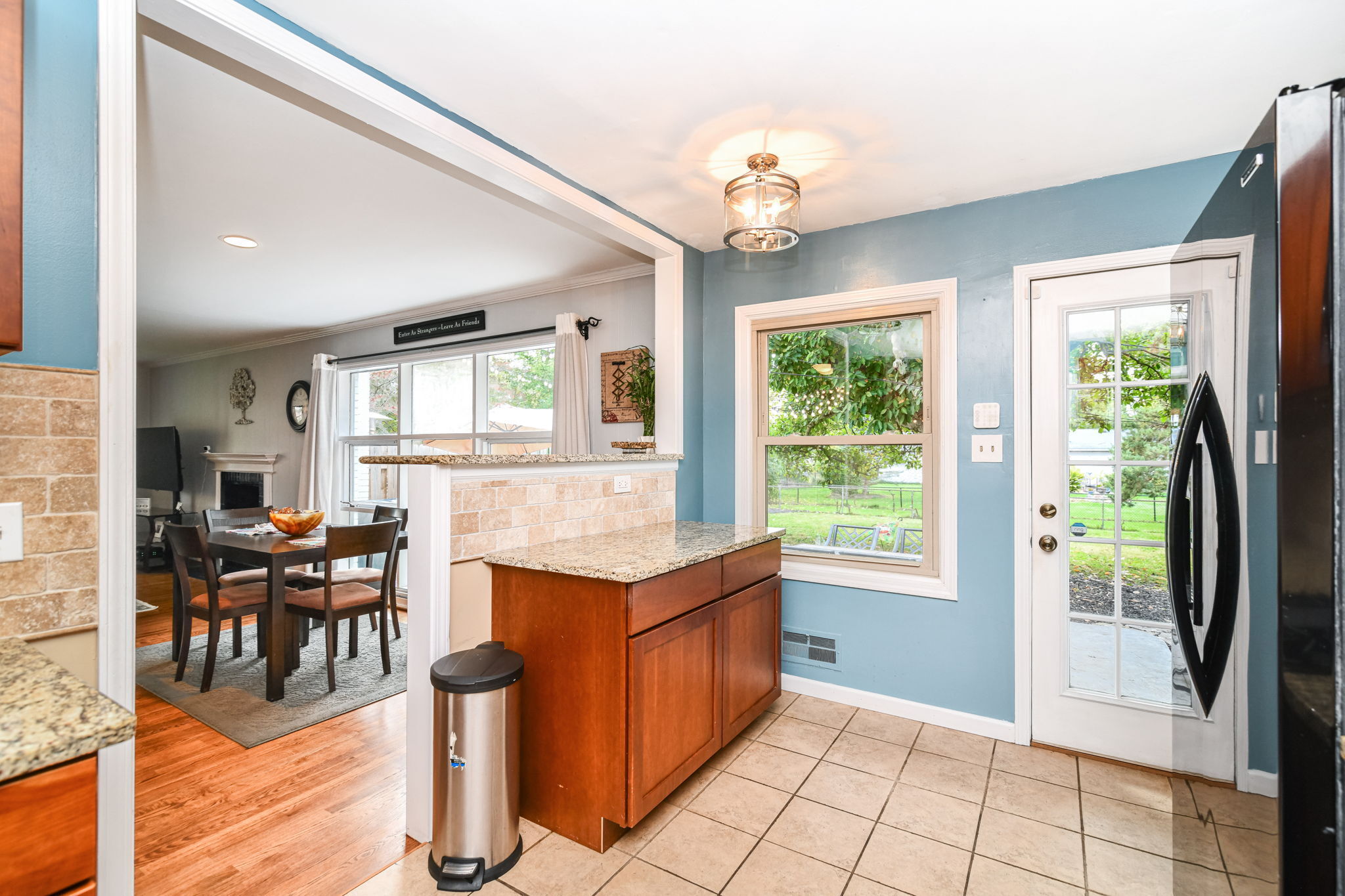 5822 N Dearborn Street