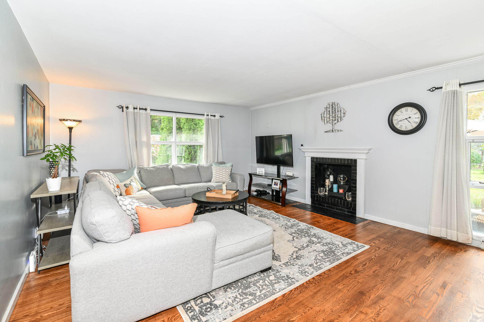 5822 N Dearborn Street