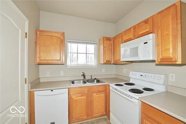 12926 University Crescent Unit: APT 2B