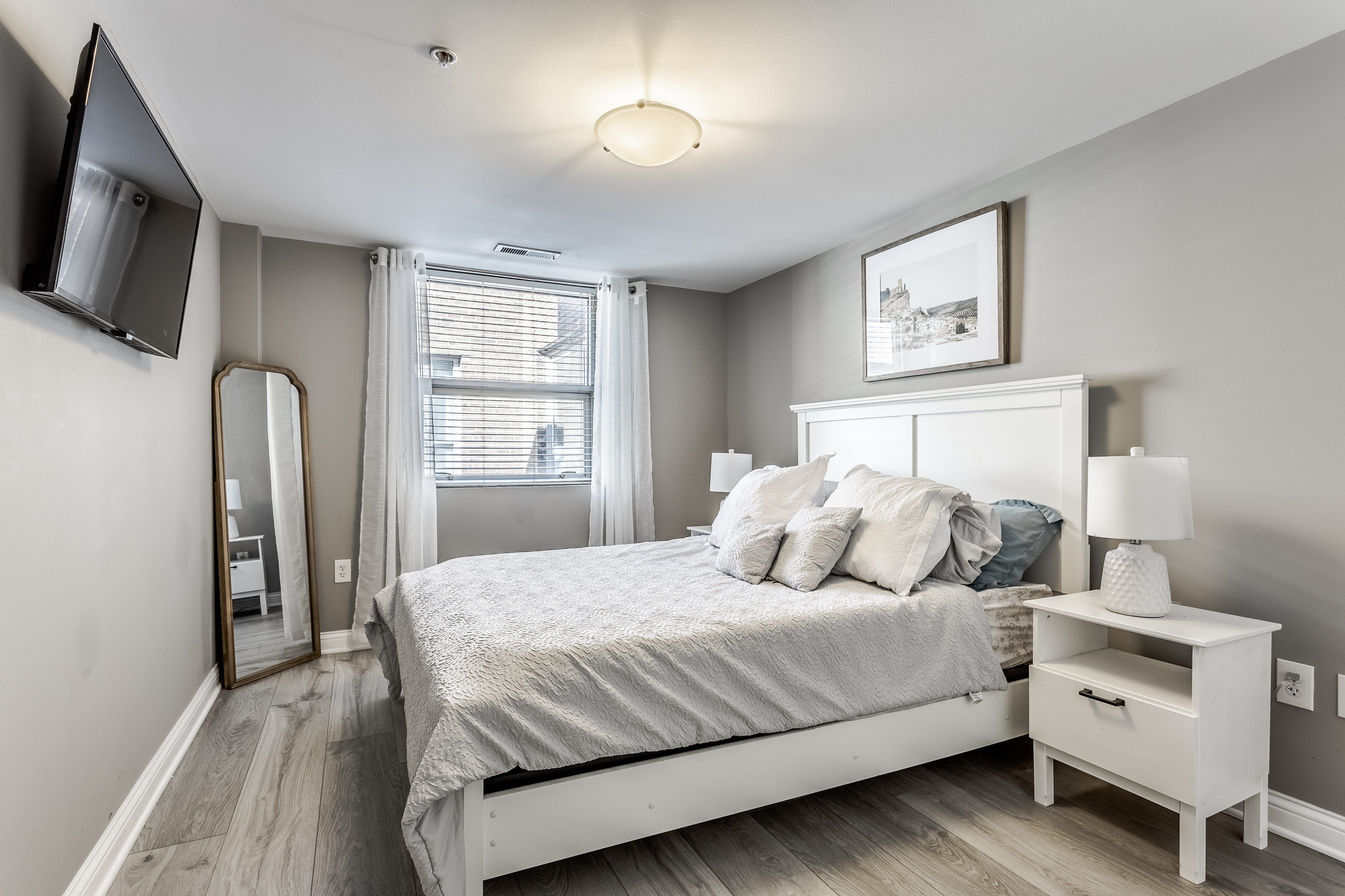 350 N Meridian Street Unit: UNIT 908