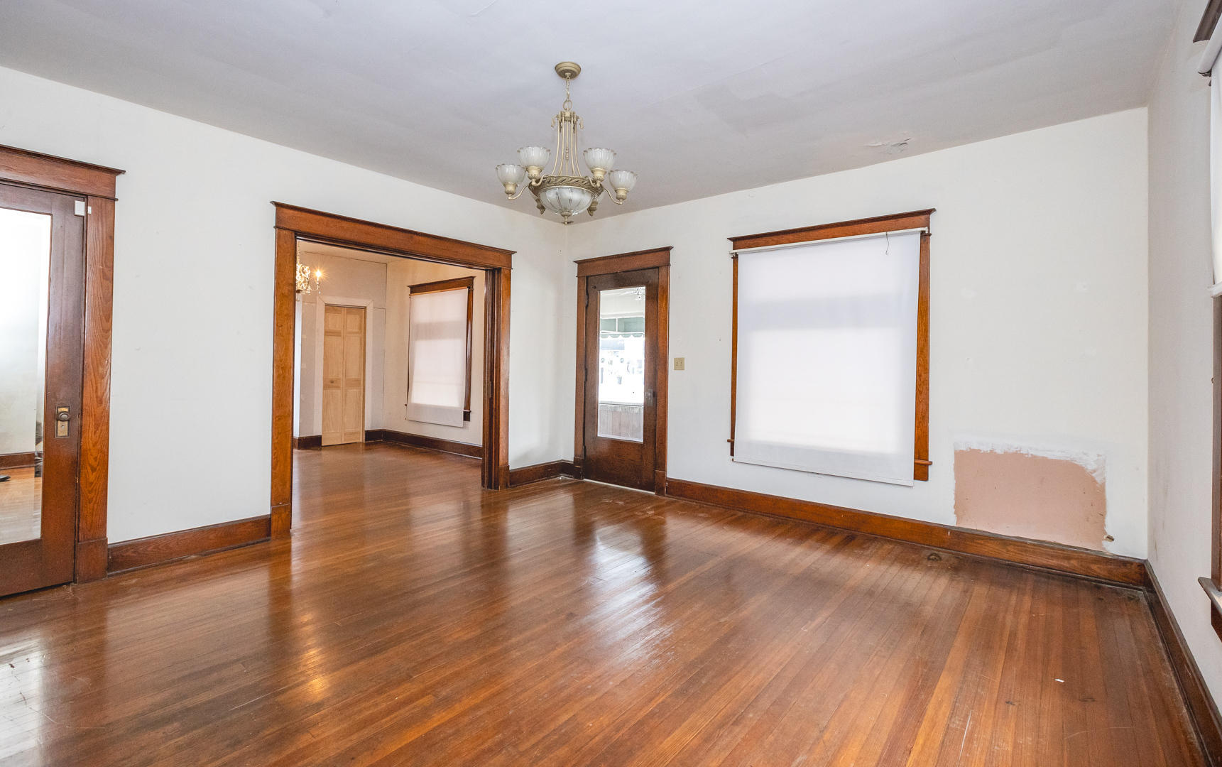 11817 E Washington Street