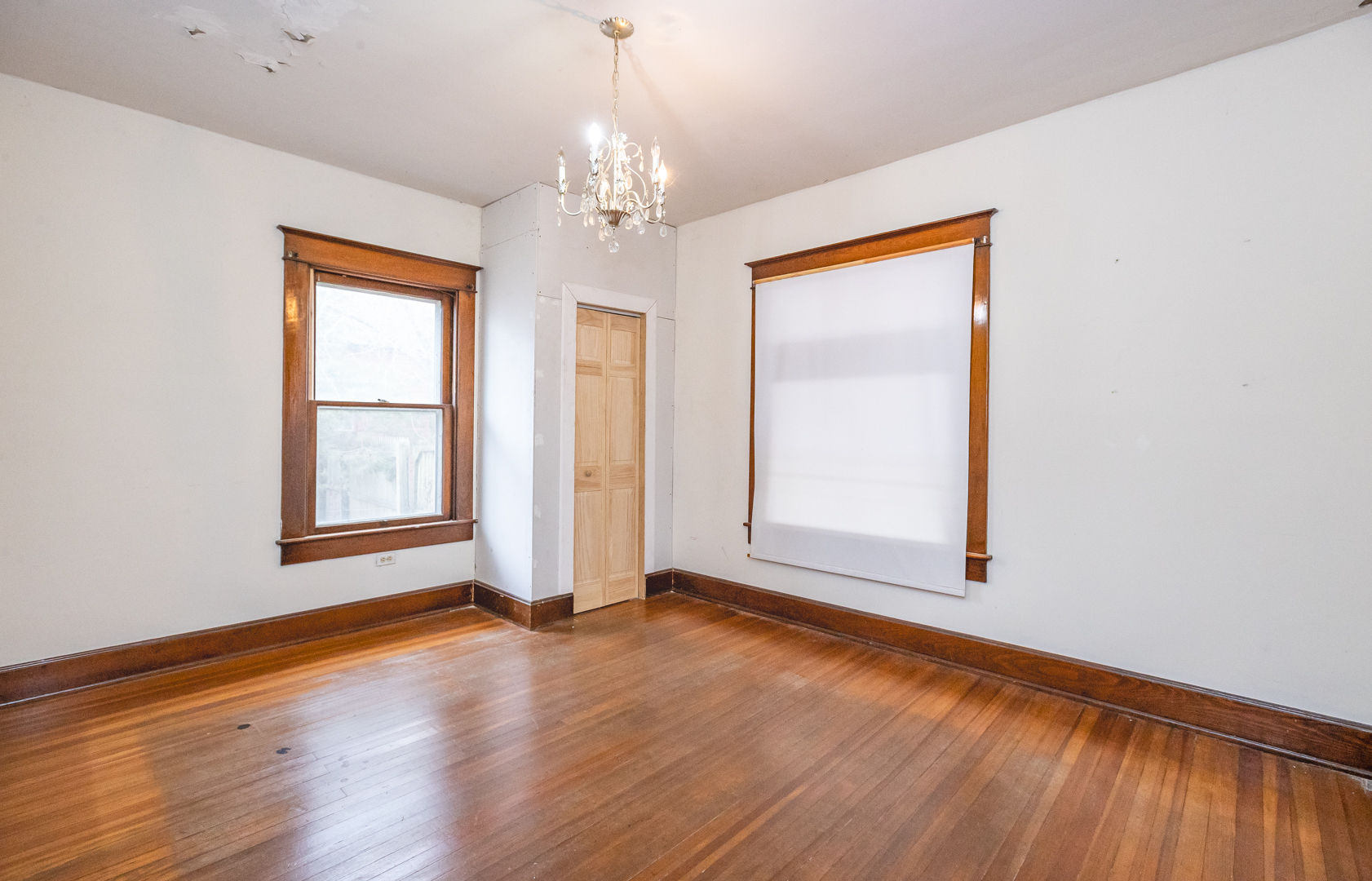 11817 E Washington Street