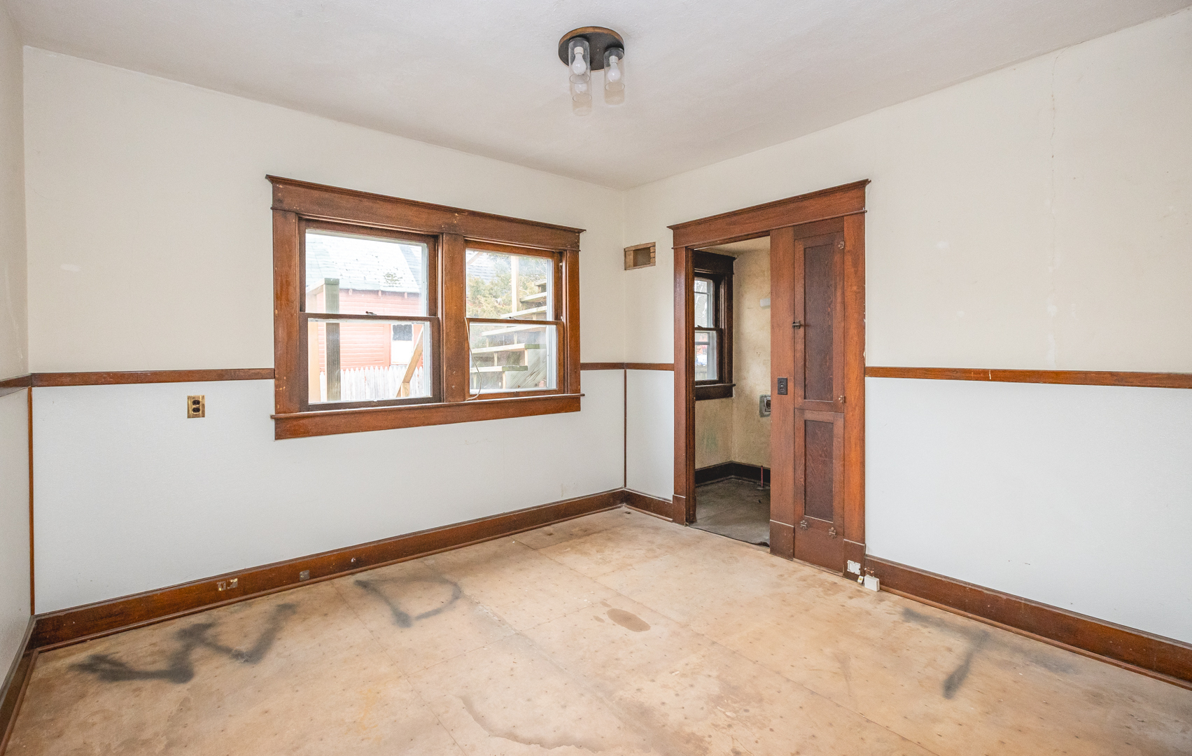 11817 E Washington Street