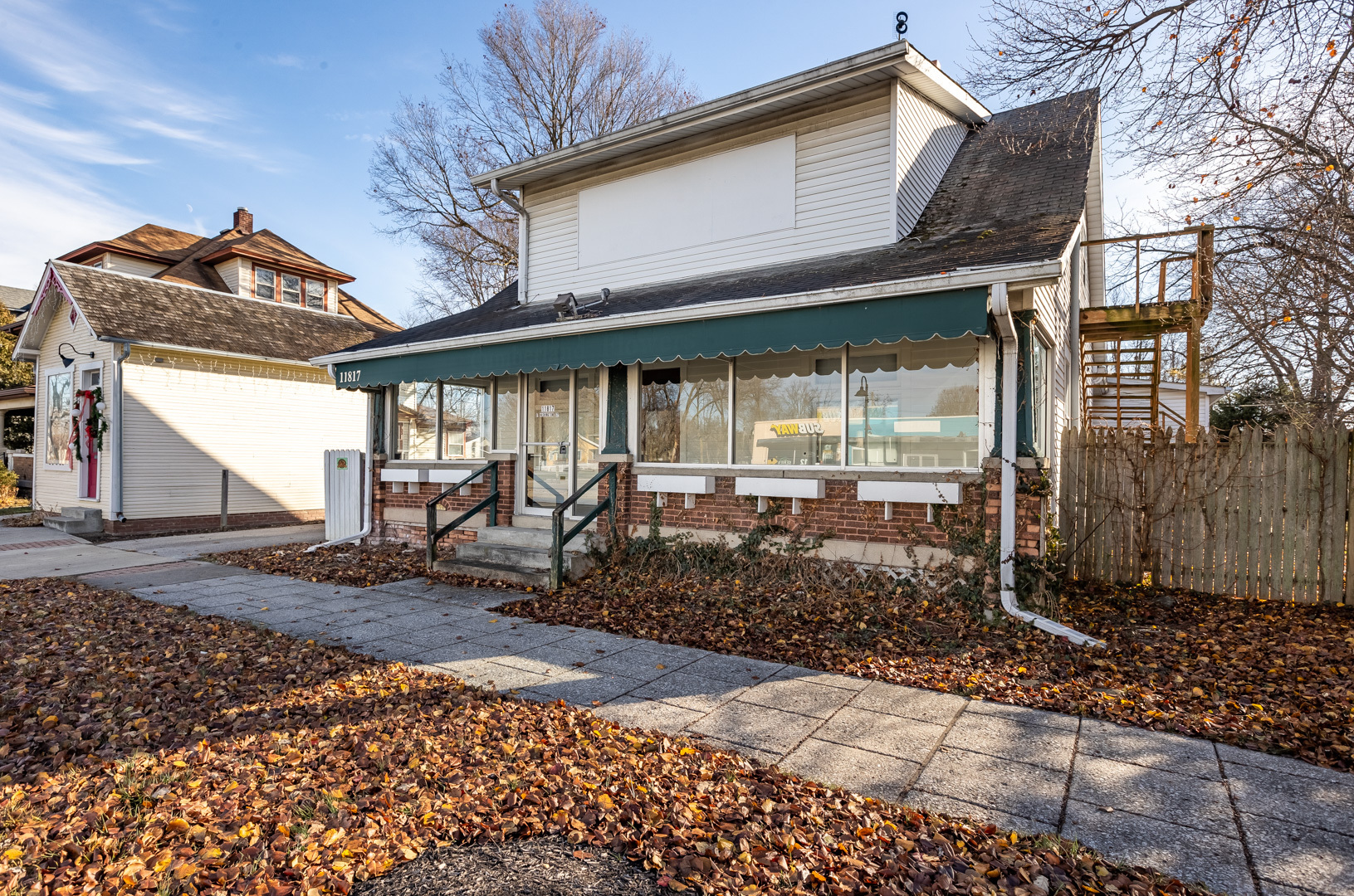 11817 E Washington Street