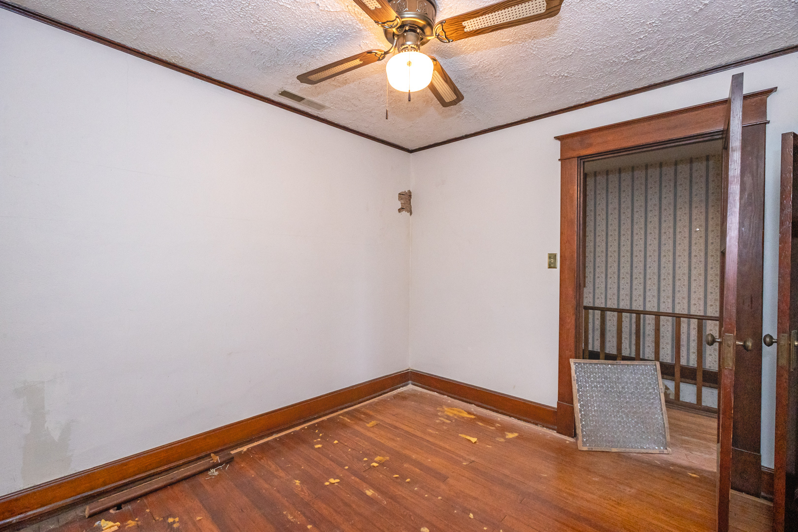 11817 E Washington Street