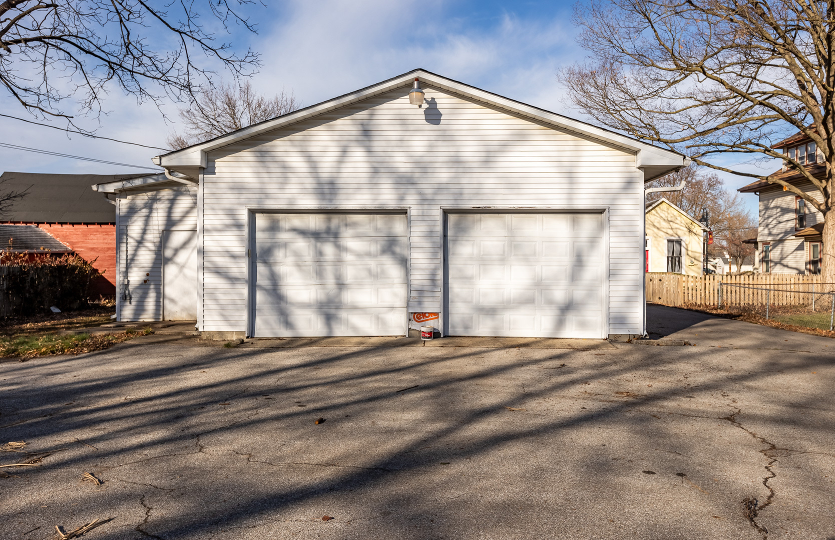 11817 E Washington Street