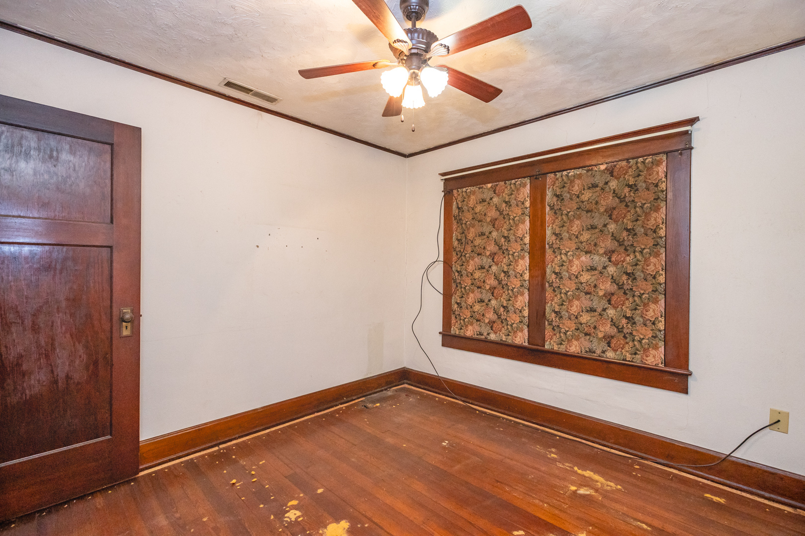 11817 E Washington Street