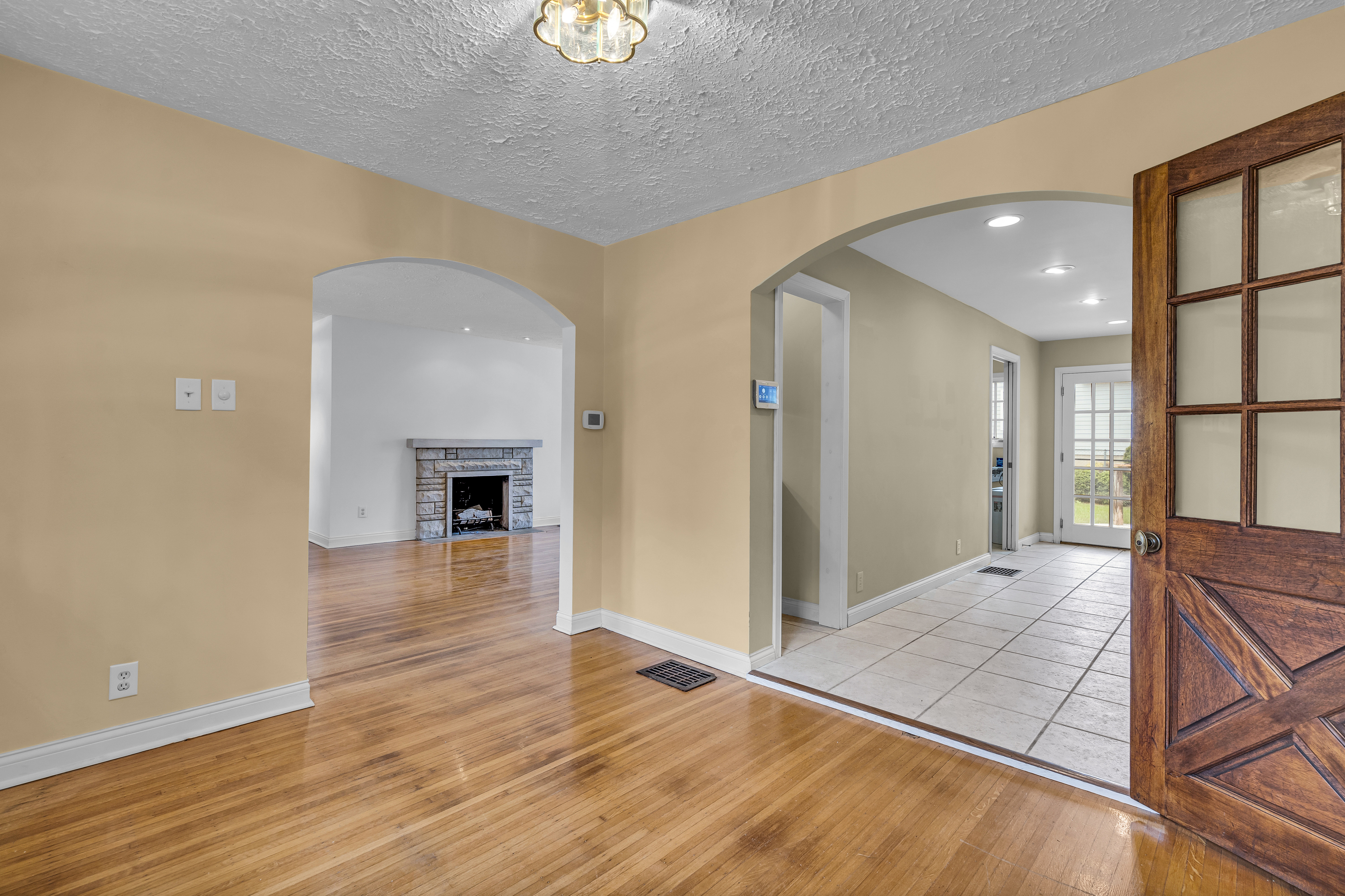 6001 Rosslyn Avenue