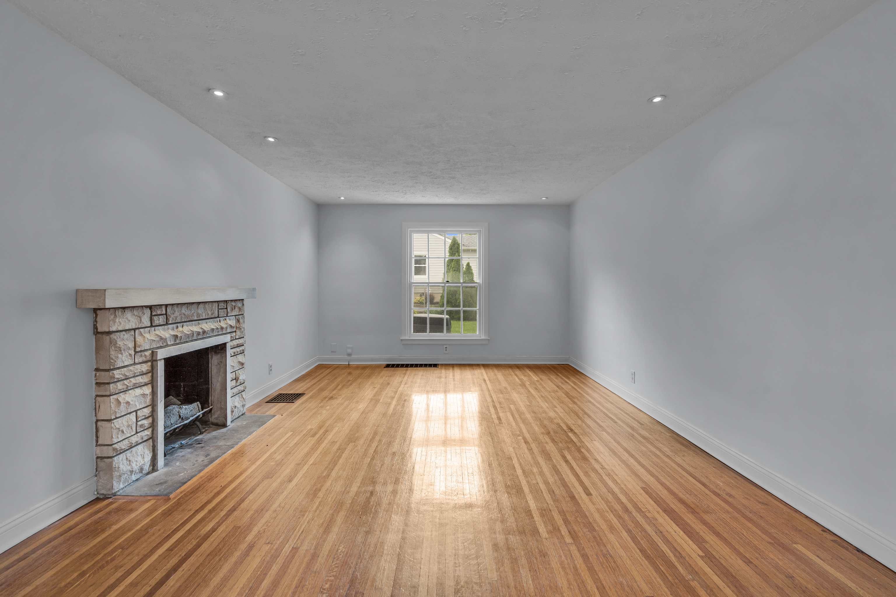 6001 Rosslyn Avenue