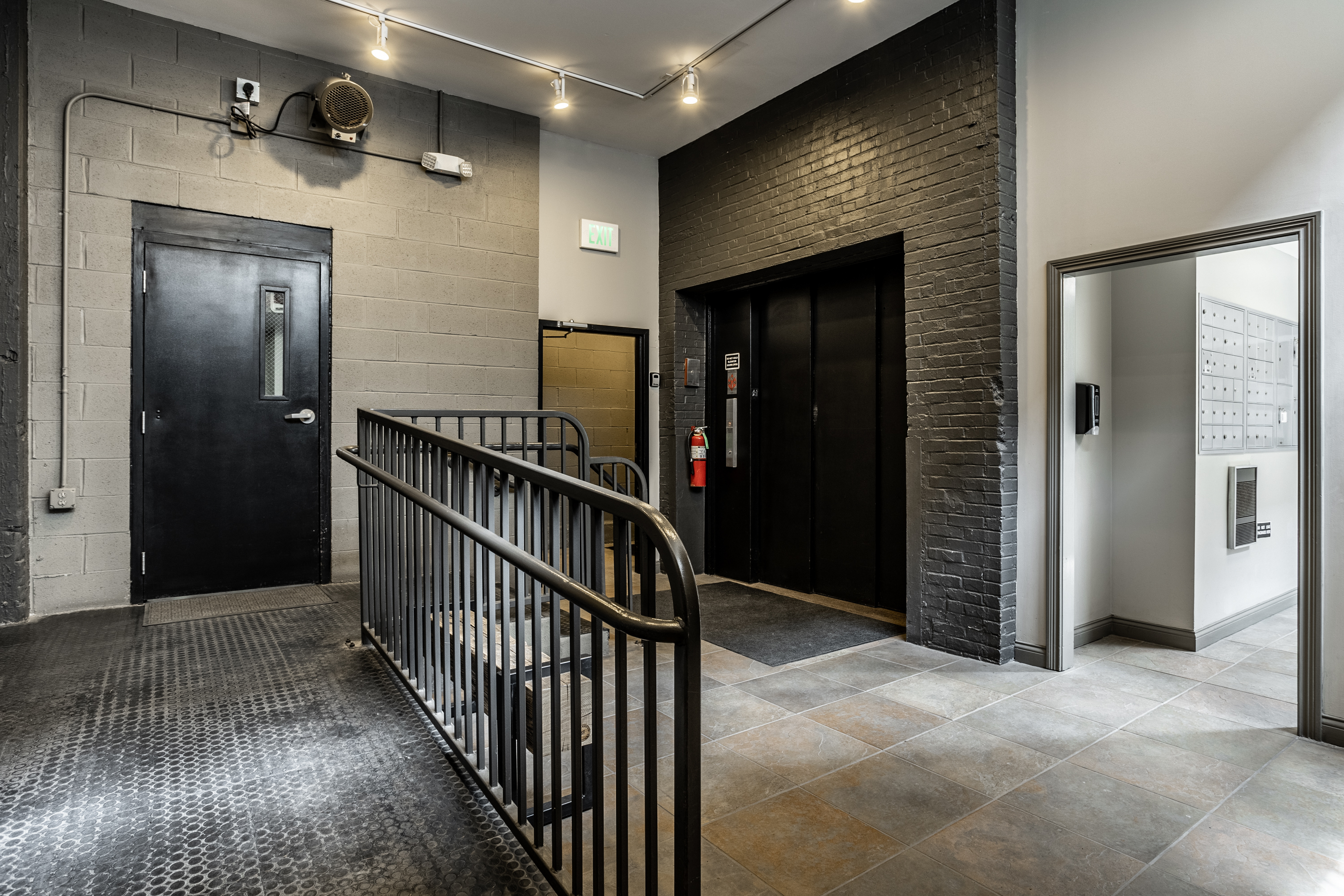 630 N College Avenue Unit: 407