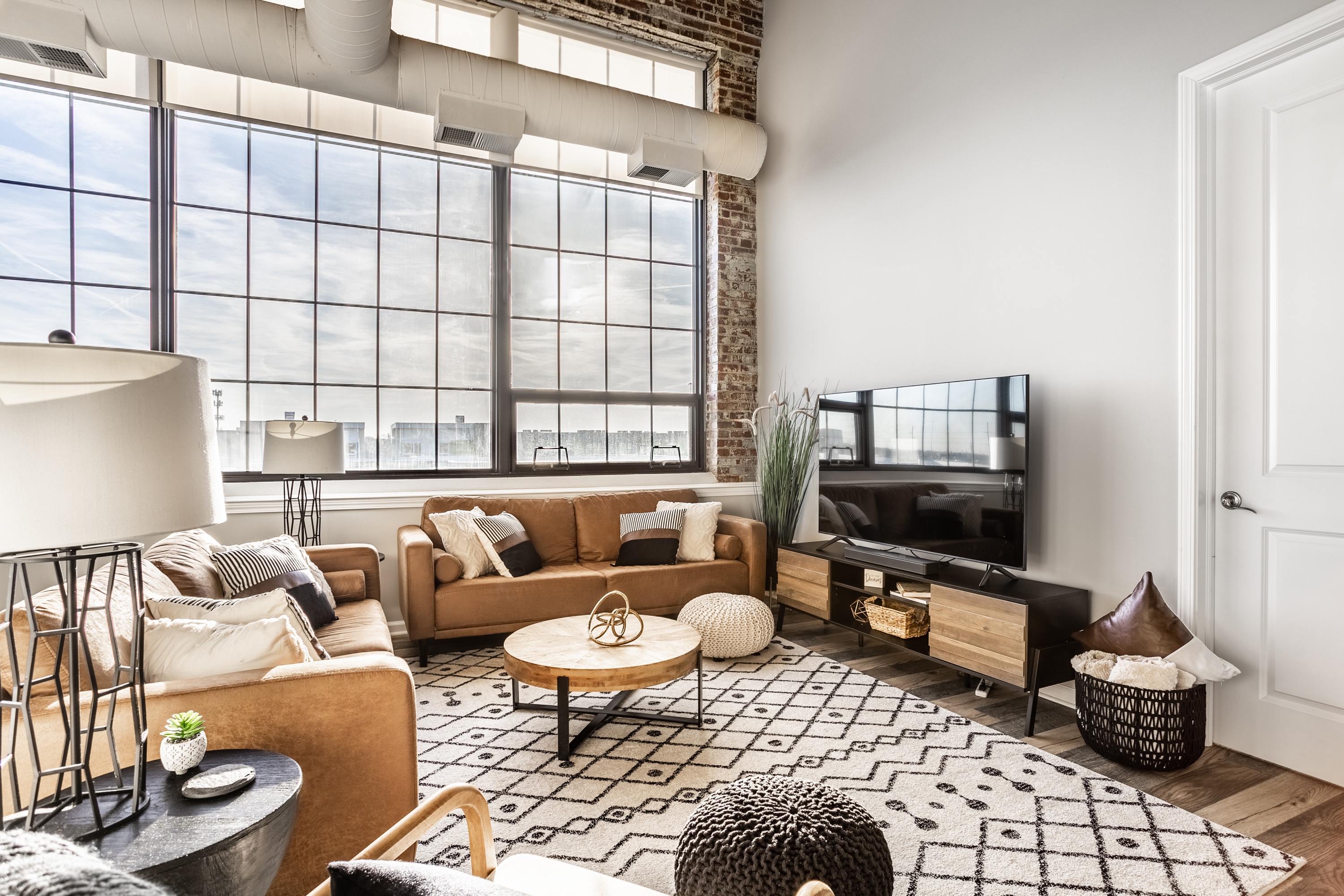 630 N College Avenue Unit: 407