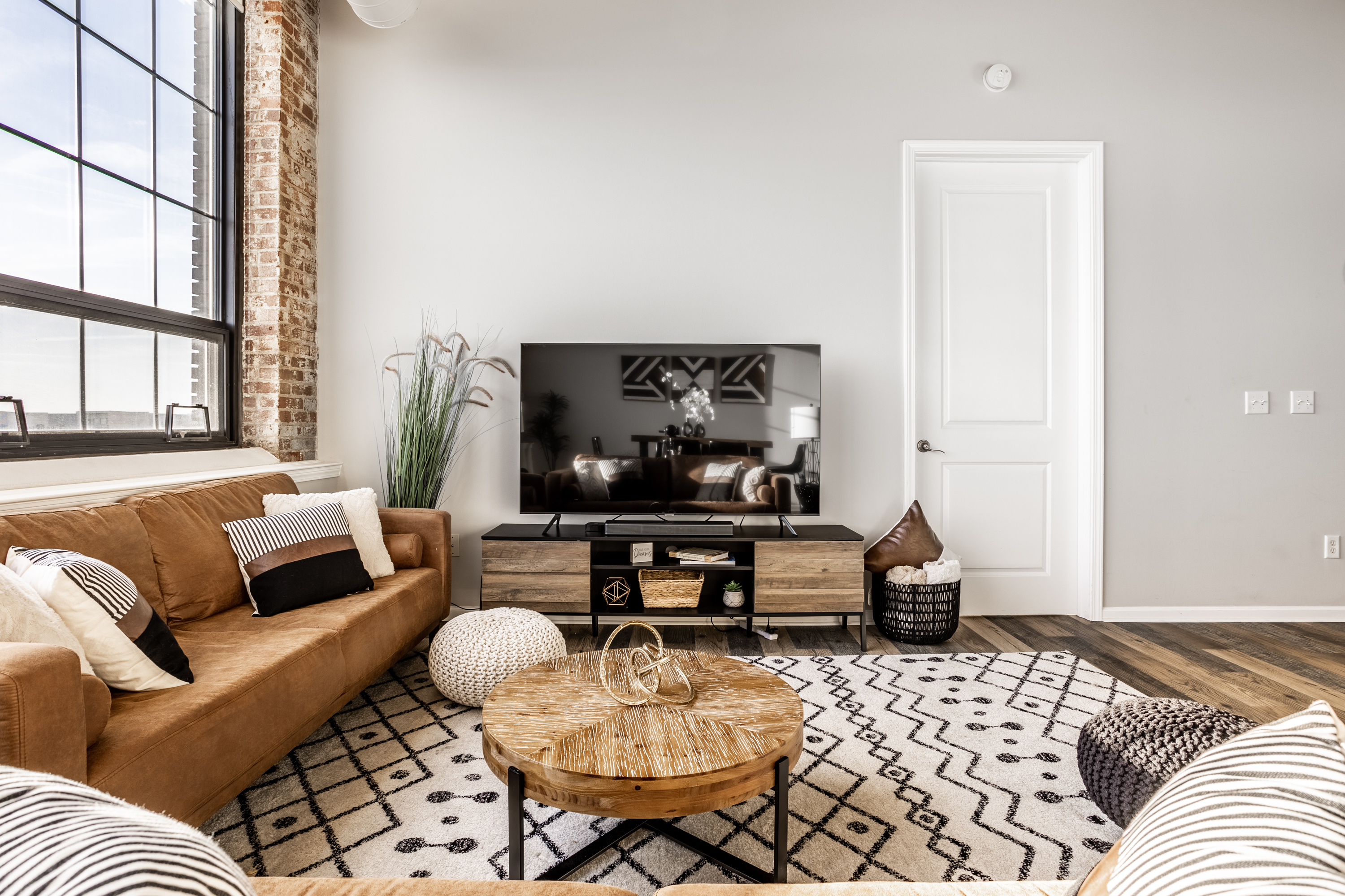 630 N College Avenue Unit: 407