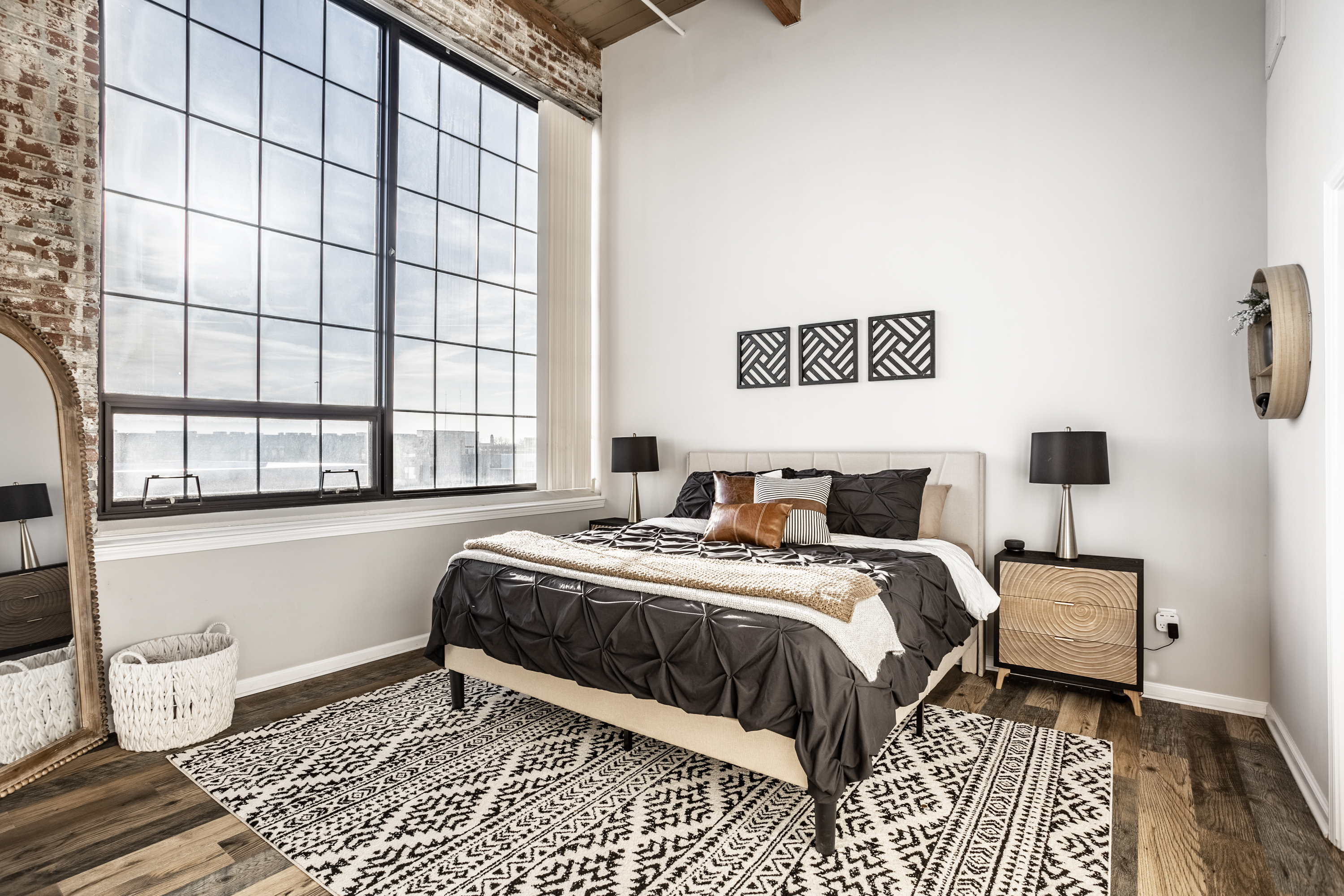 630 N College Avenue Unit: 407