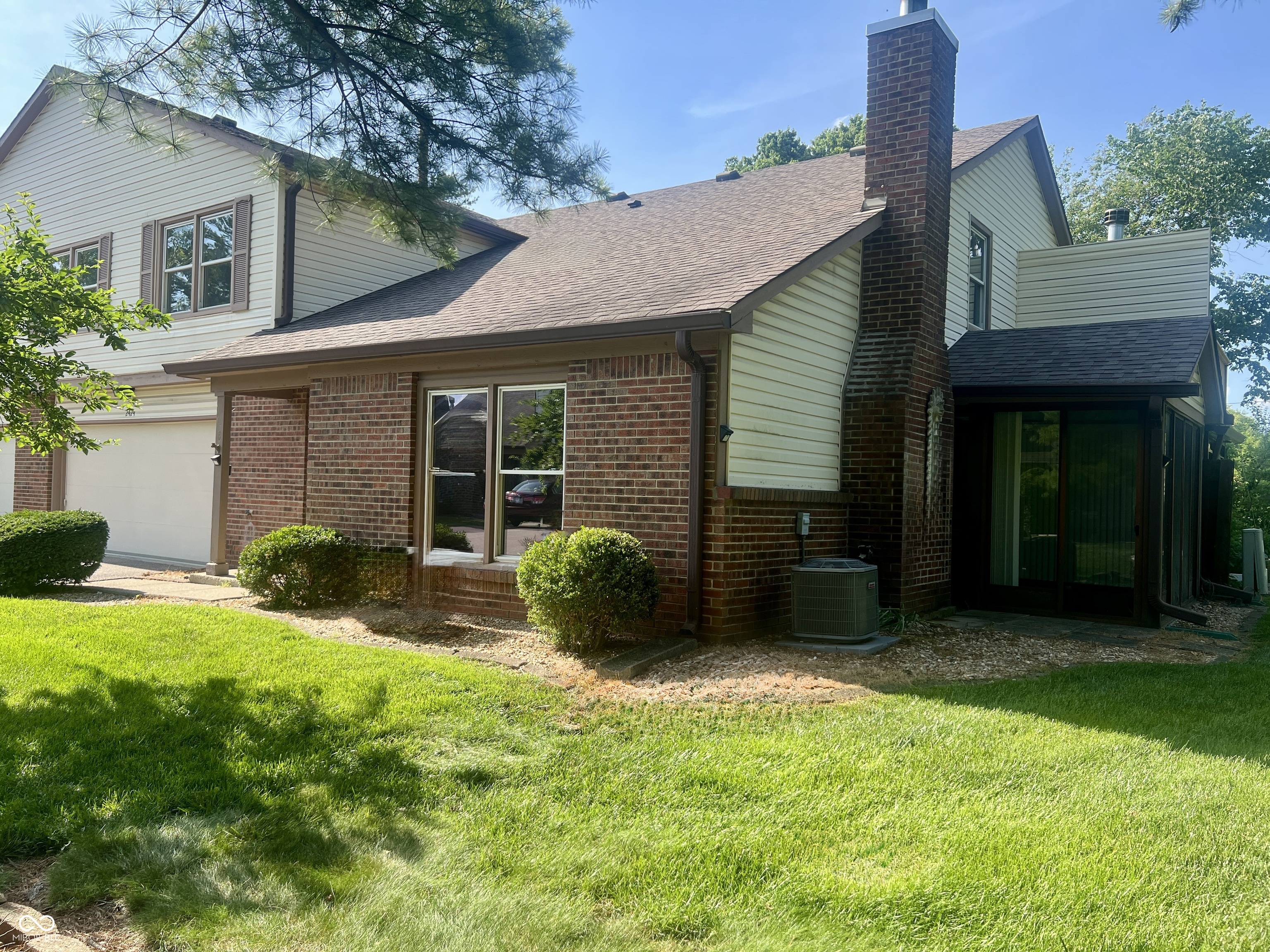 2424 N Willow Way