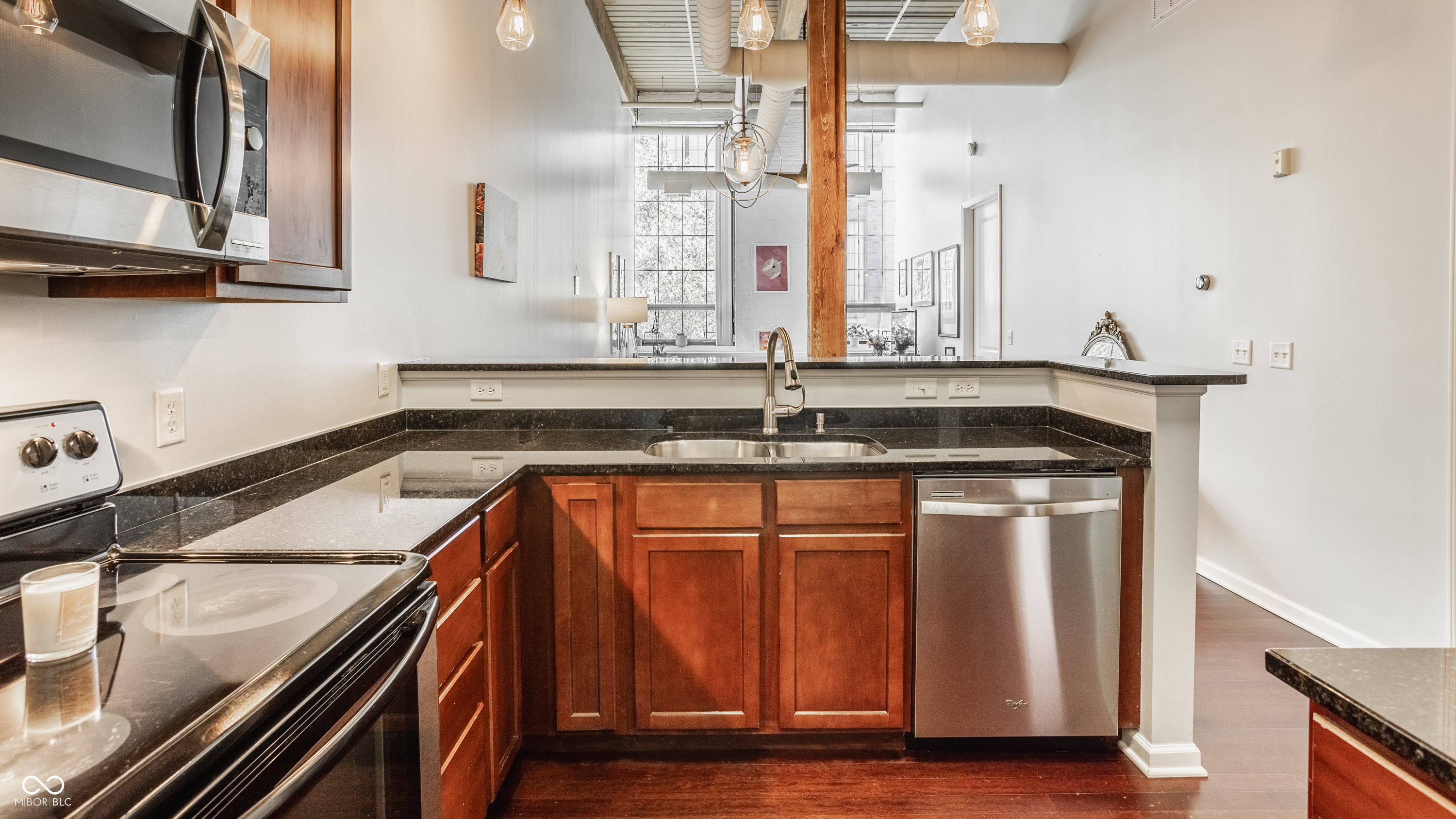 630 N College Avenue Unit: 305